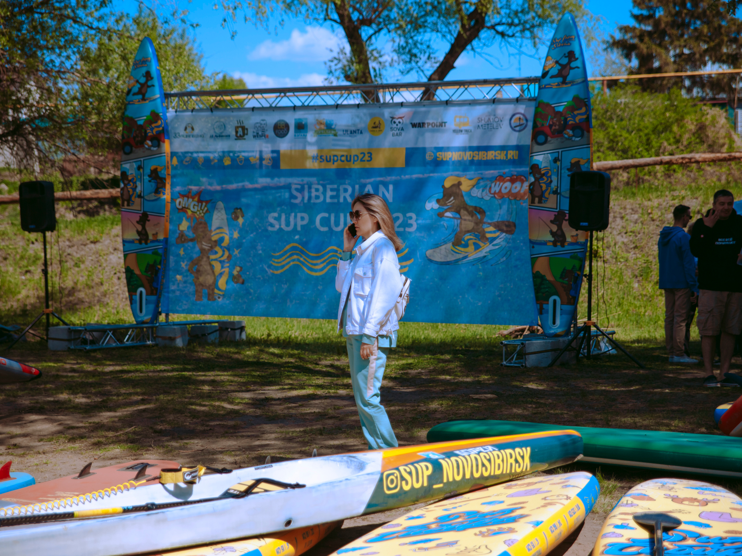 Соревнования и фестиваль по sup-серфингу в Новосибирске.