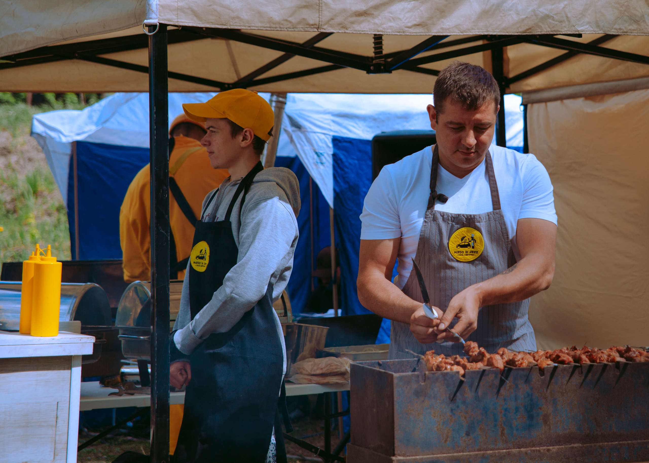 Соревнования и фестиваль по sup-серфингу в Новосибирске.