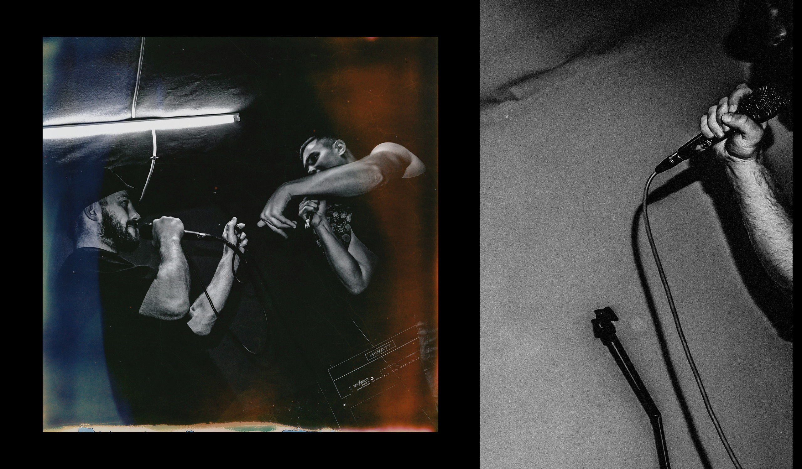 Парни читают рэп в маленькой студии.