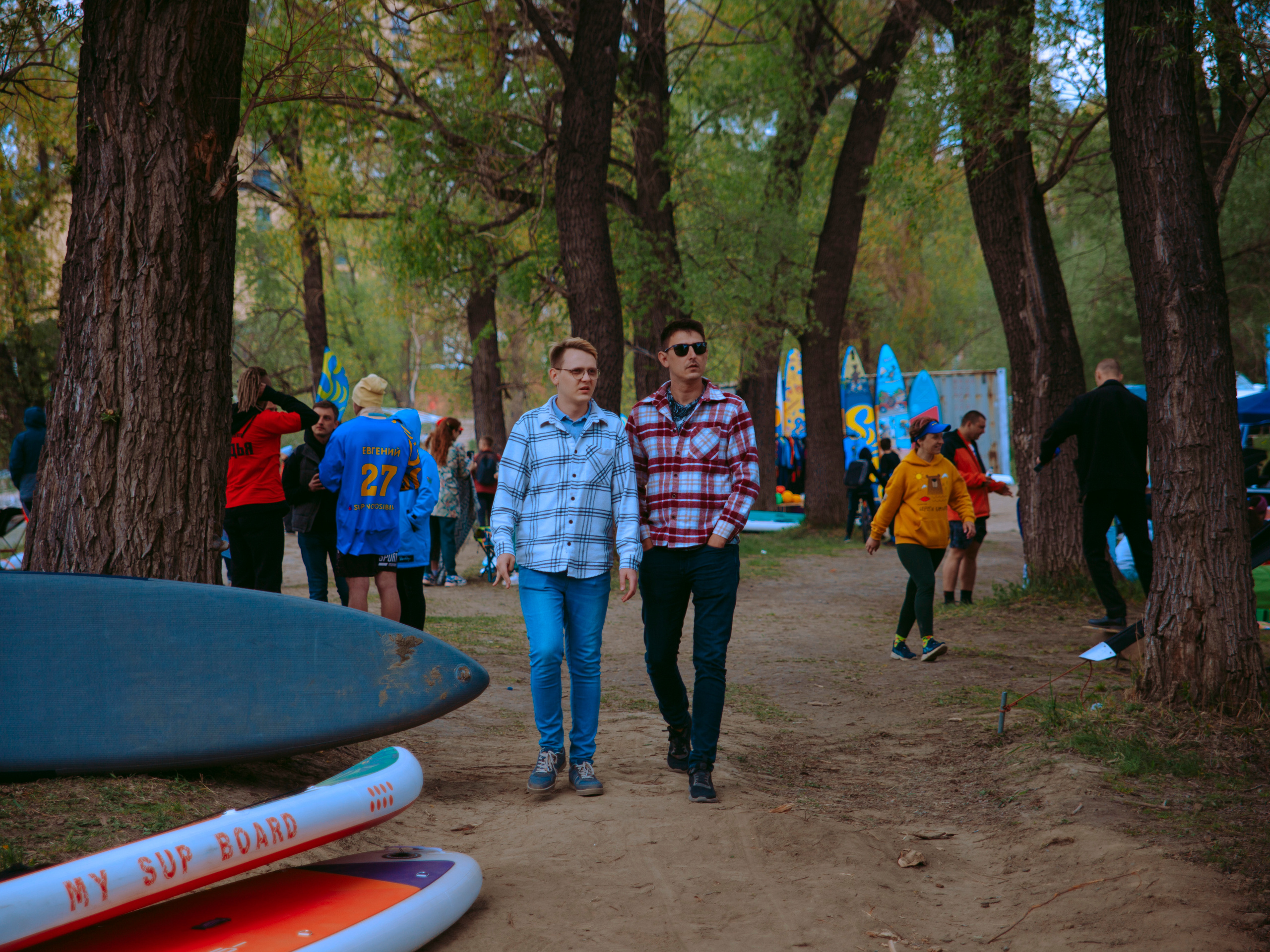 Соревнования и фестиваль по sup-серфингу в Новосибирске.