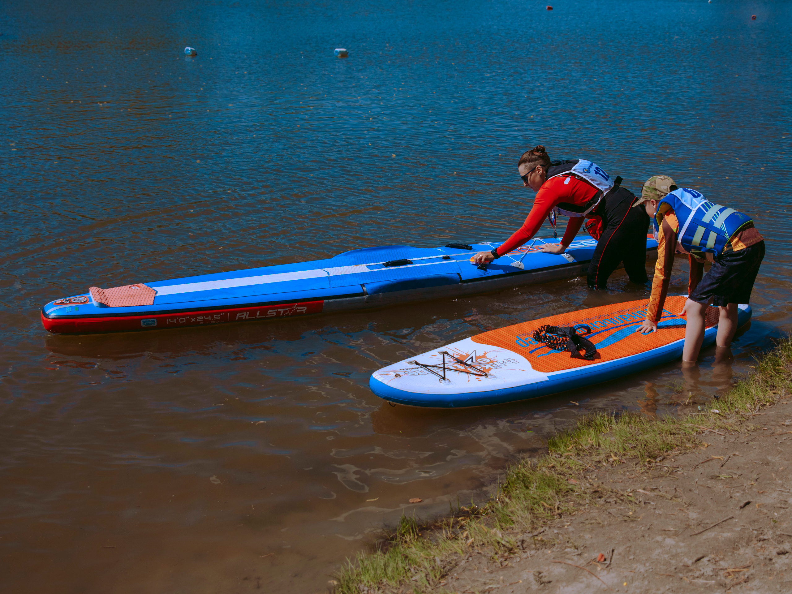 Соревнования и фестиваль по sup-серфингу в Новосибирске.
