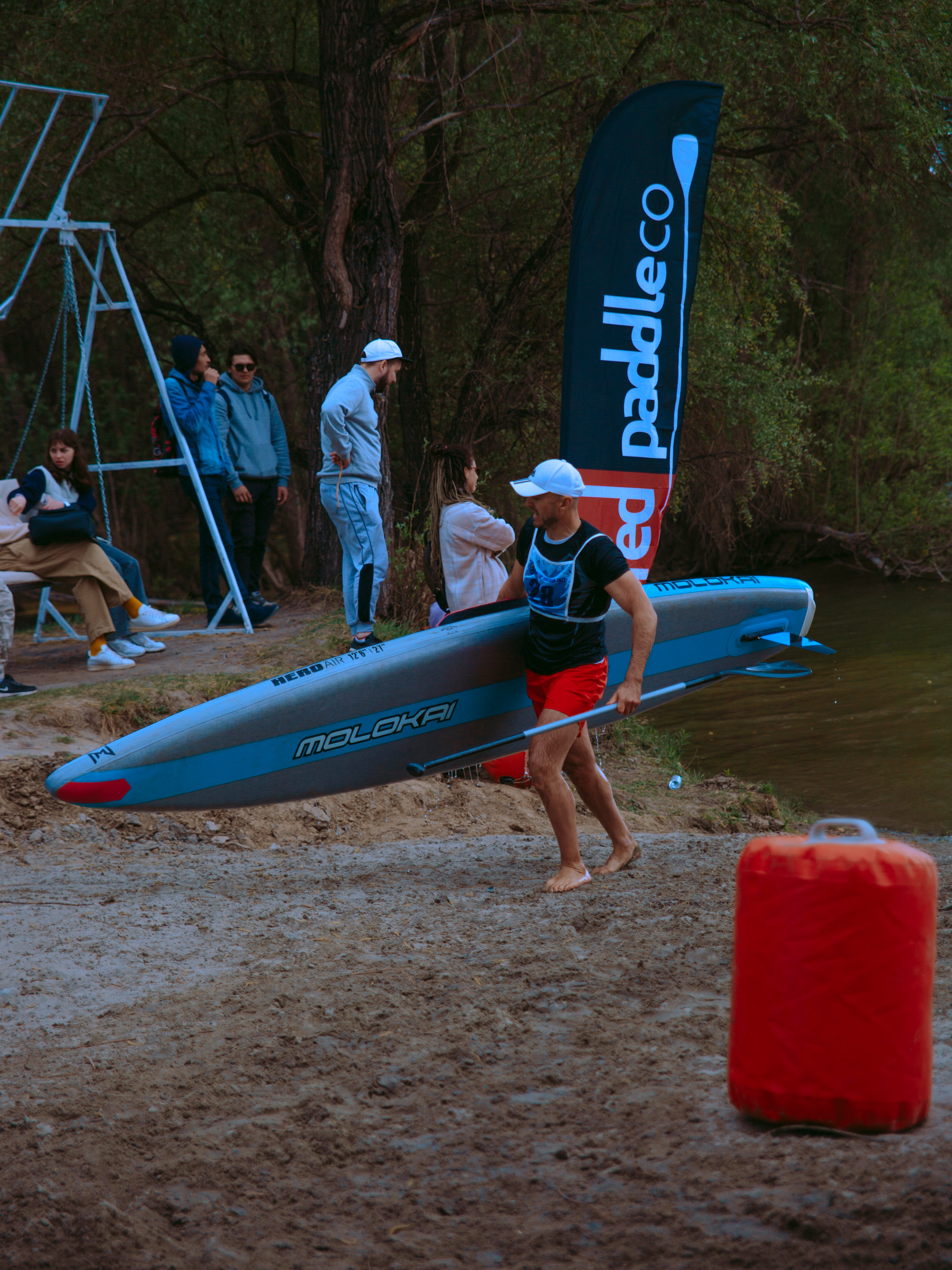 Соревнования по сап-серфингу в Новосибирске.