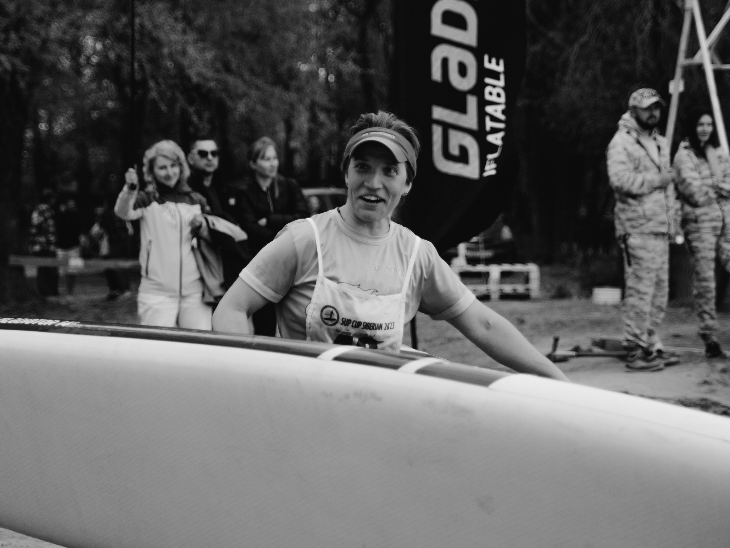 Соревнования по сап-серфингу в Новосибирске.