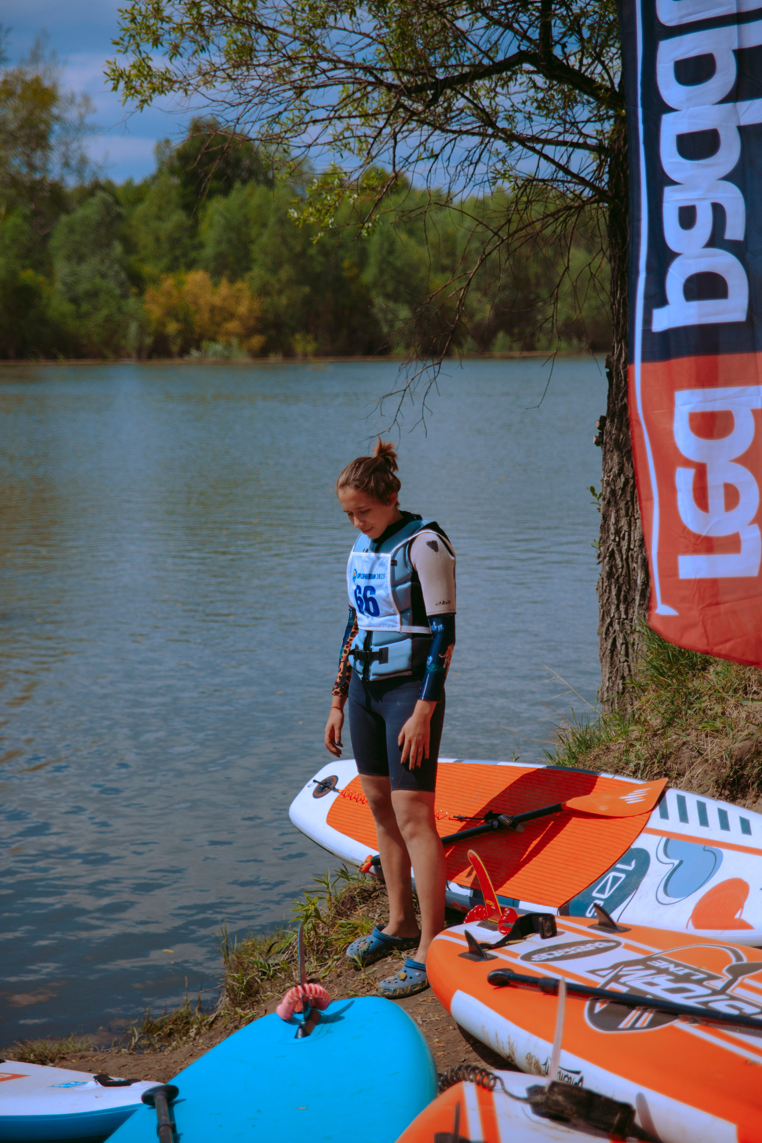 Соревнования и фестиваль по sup-серфингу в Новосибирске.