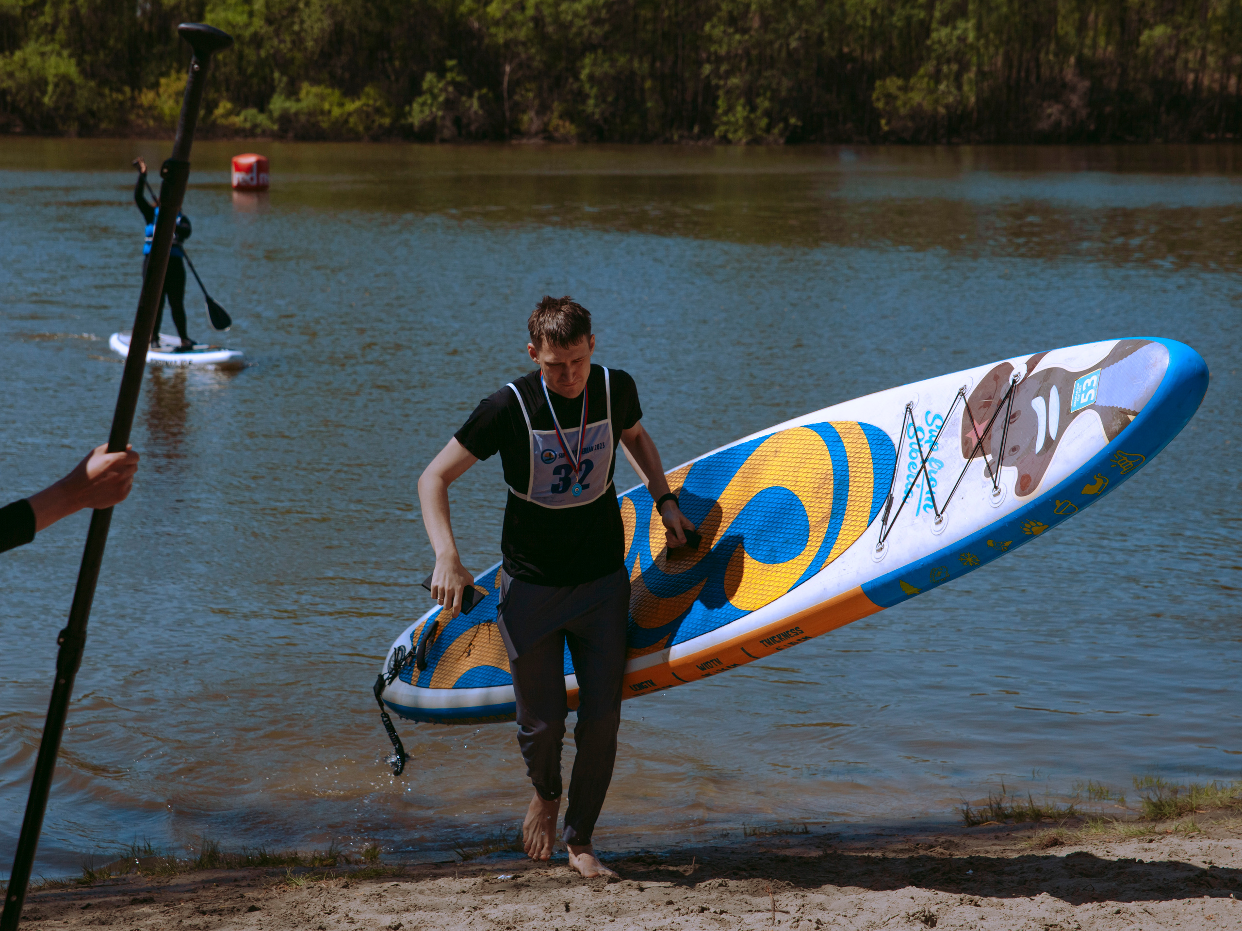 Соревнования и фестиваль по sup-серфингу в Новосибирске.