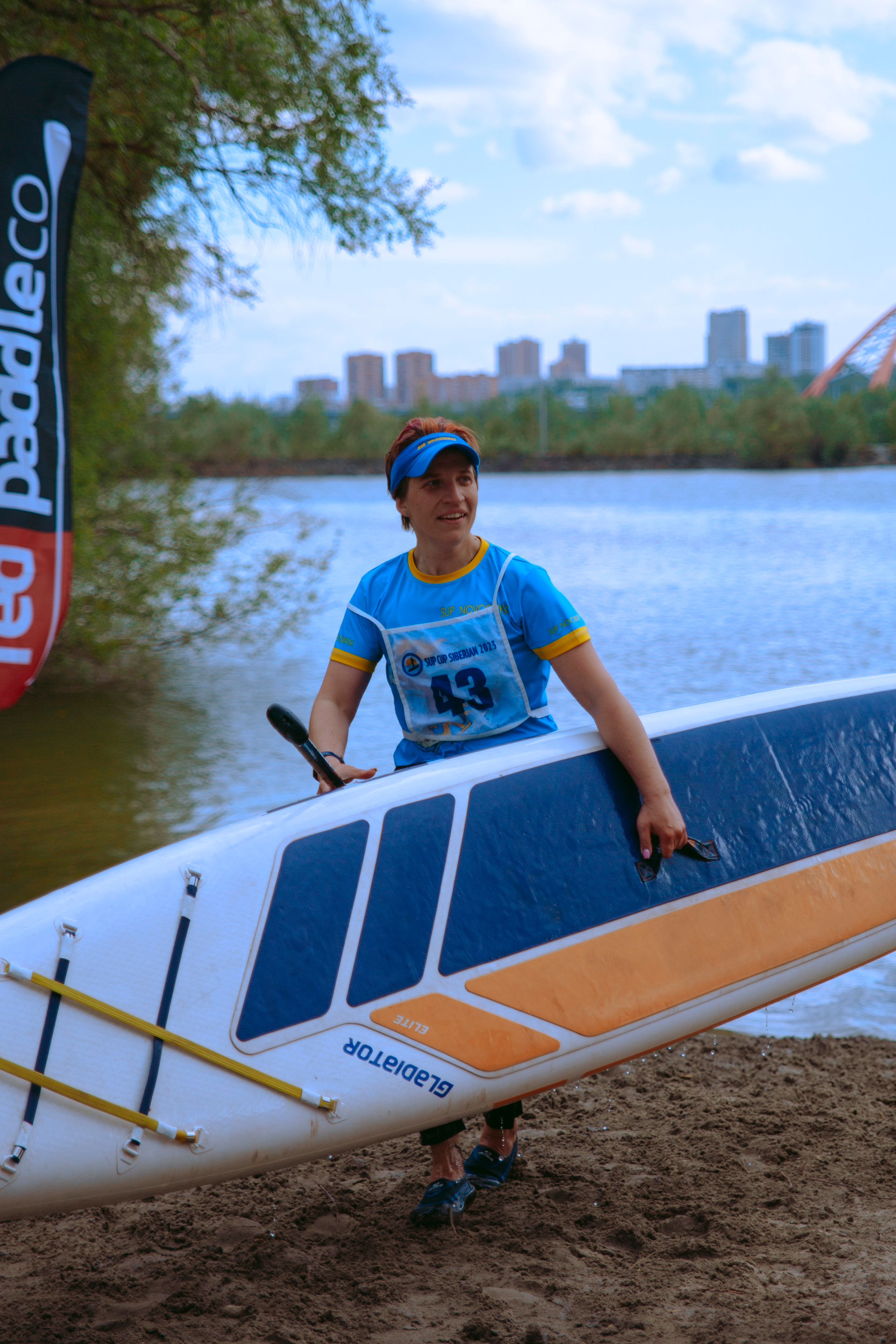 Соревнования по сап-серфингу в Новосибирске.