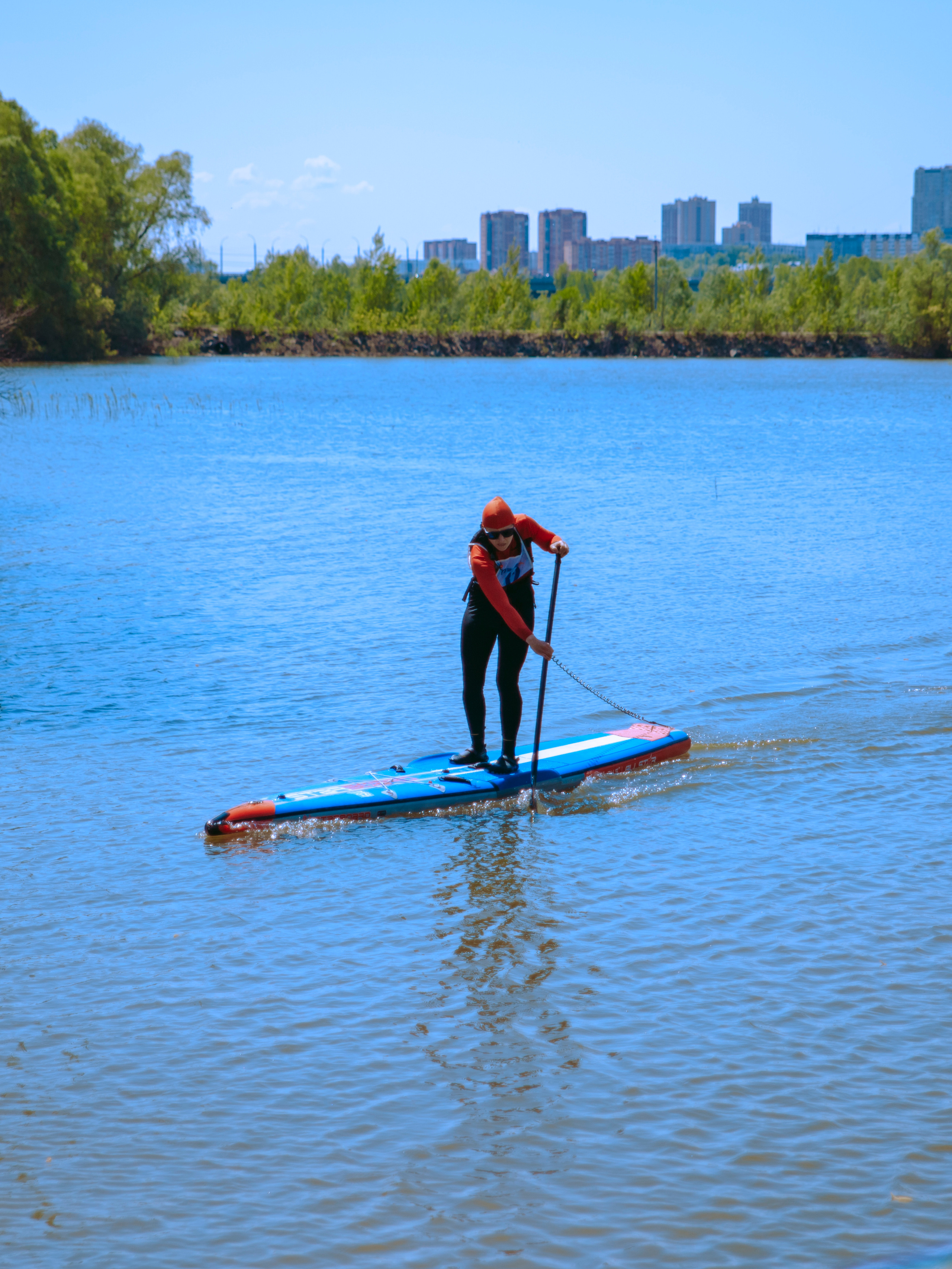 Соревнования и фестиваль по sup-серфингу в Новосибирске.