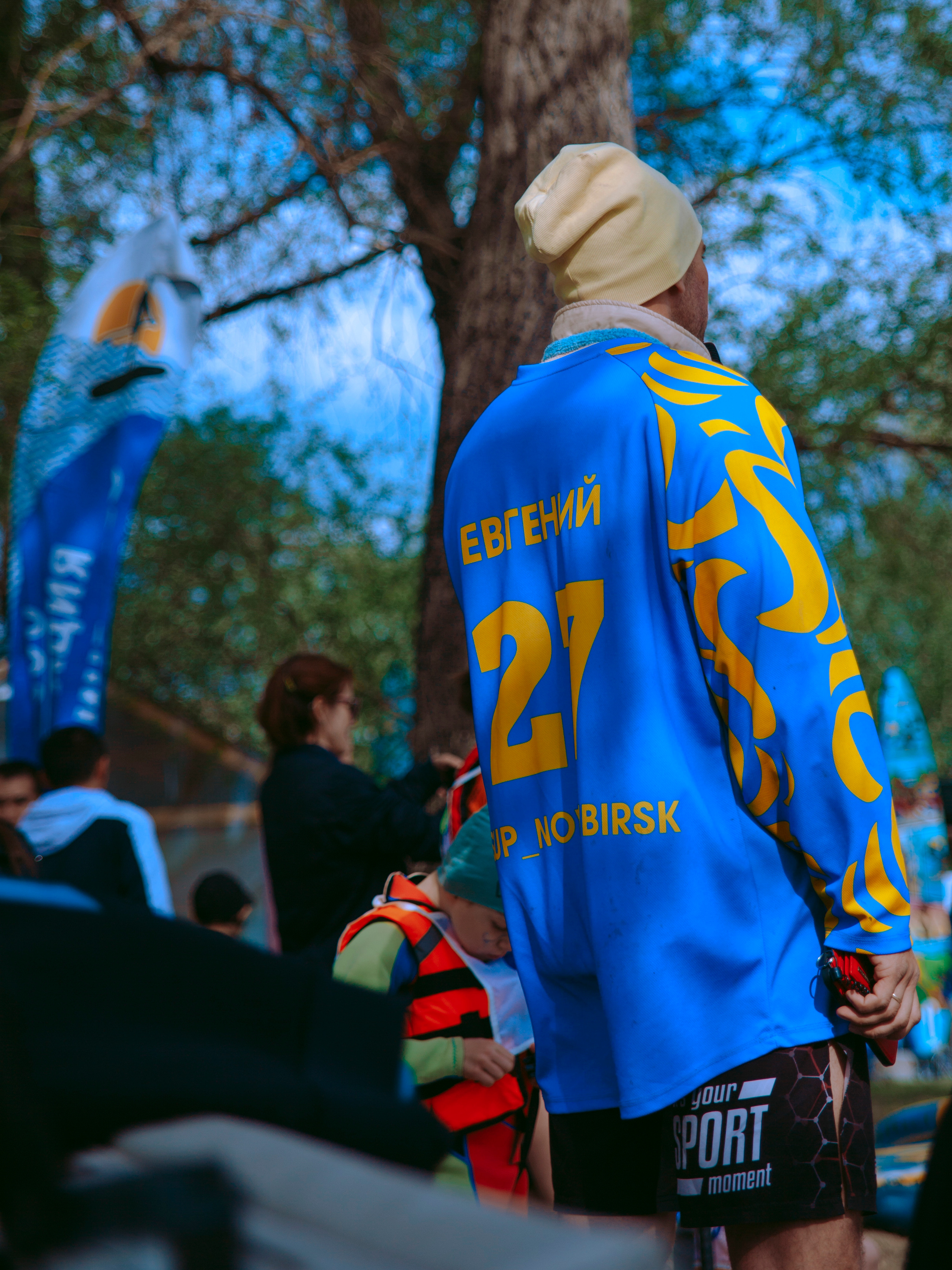 Массовый заплыв на соревнованиях по сапам в Новосибирске.