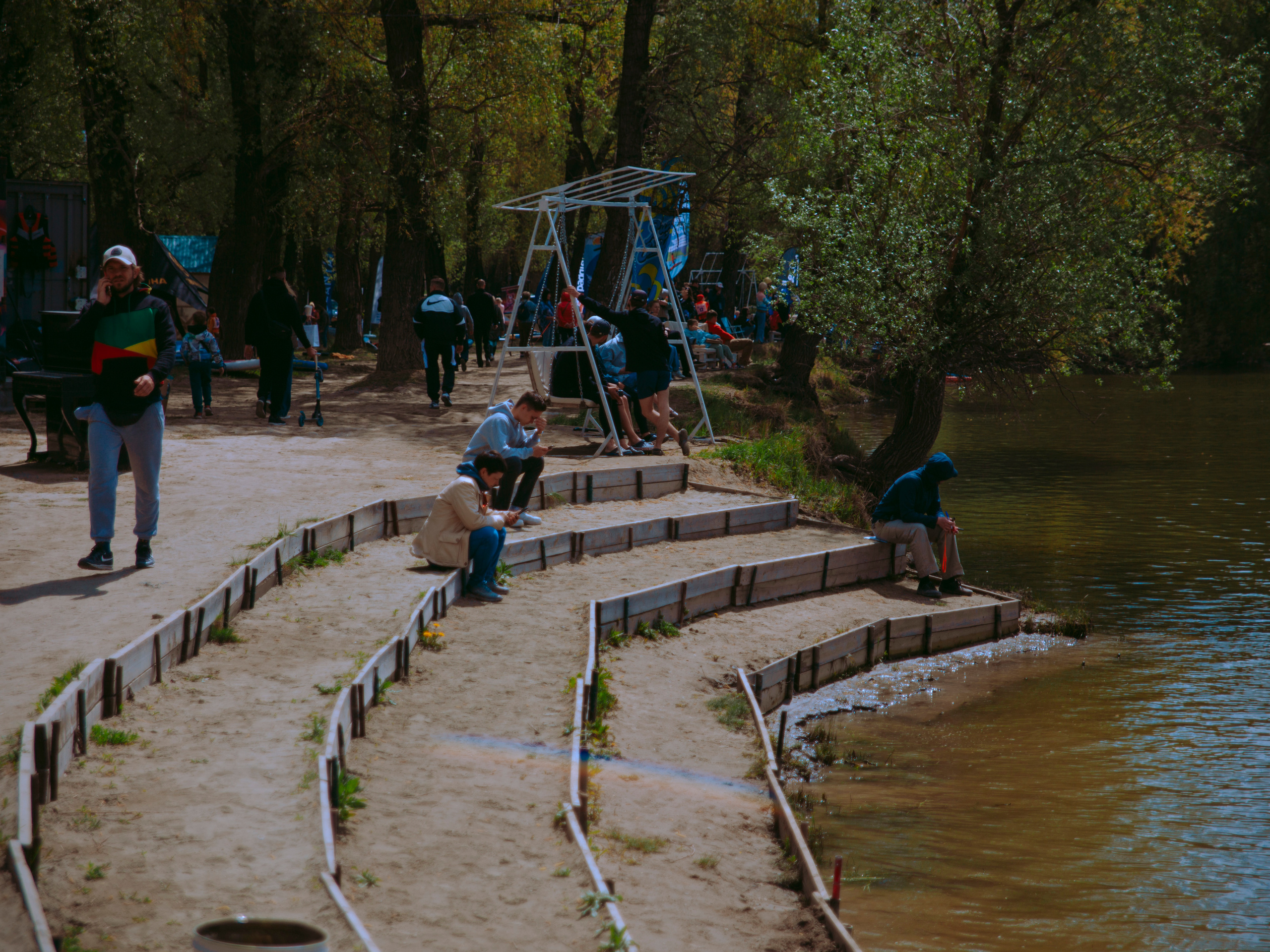 Соревнования и фестиваль по sup-серфингу в Новосибирске.