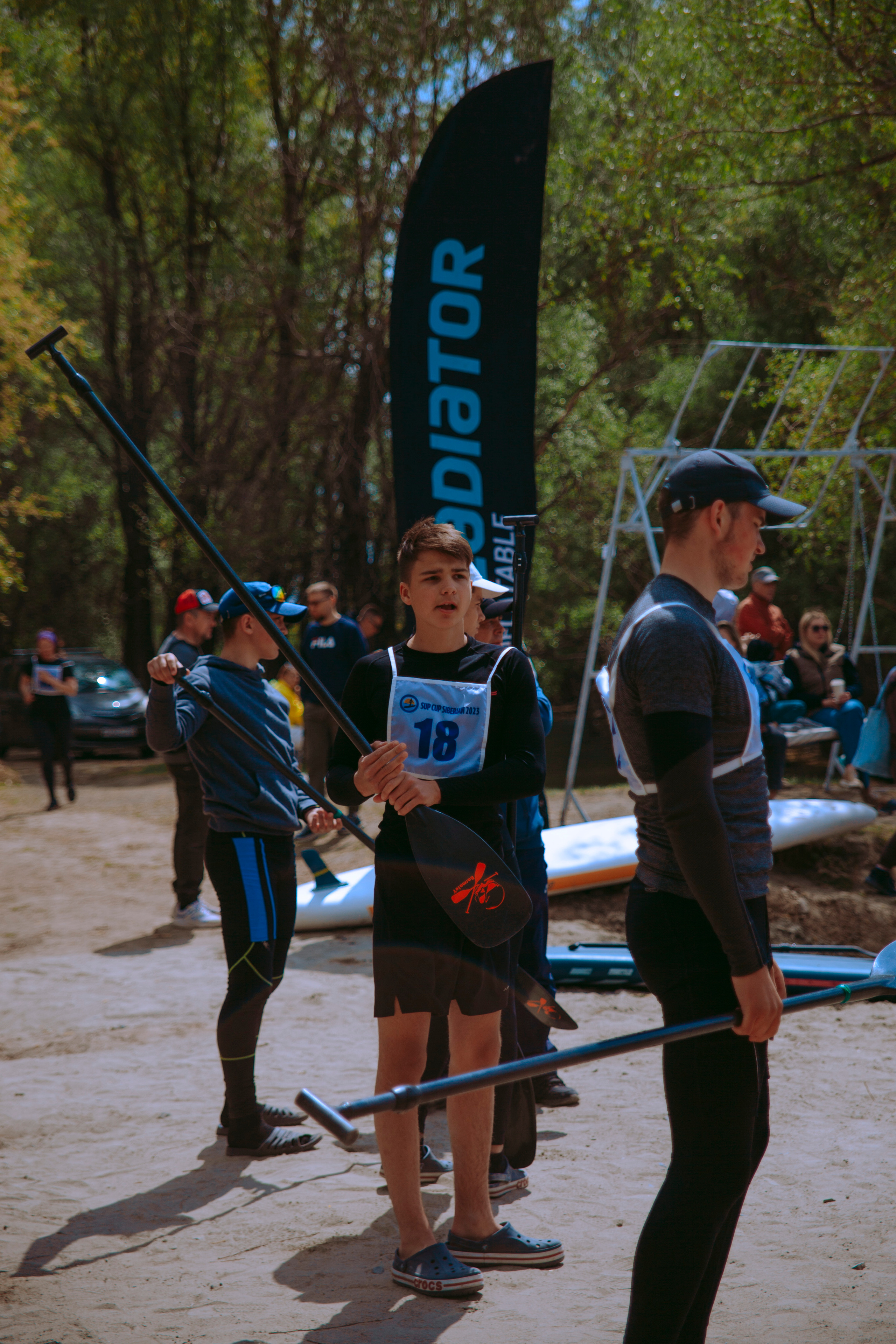 Соревнования и фестиваль по sup-серфингу в Новосибирске.