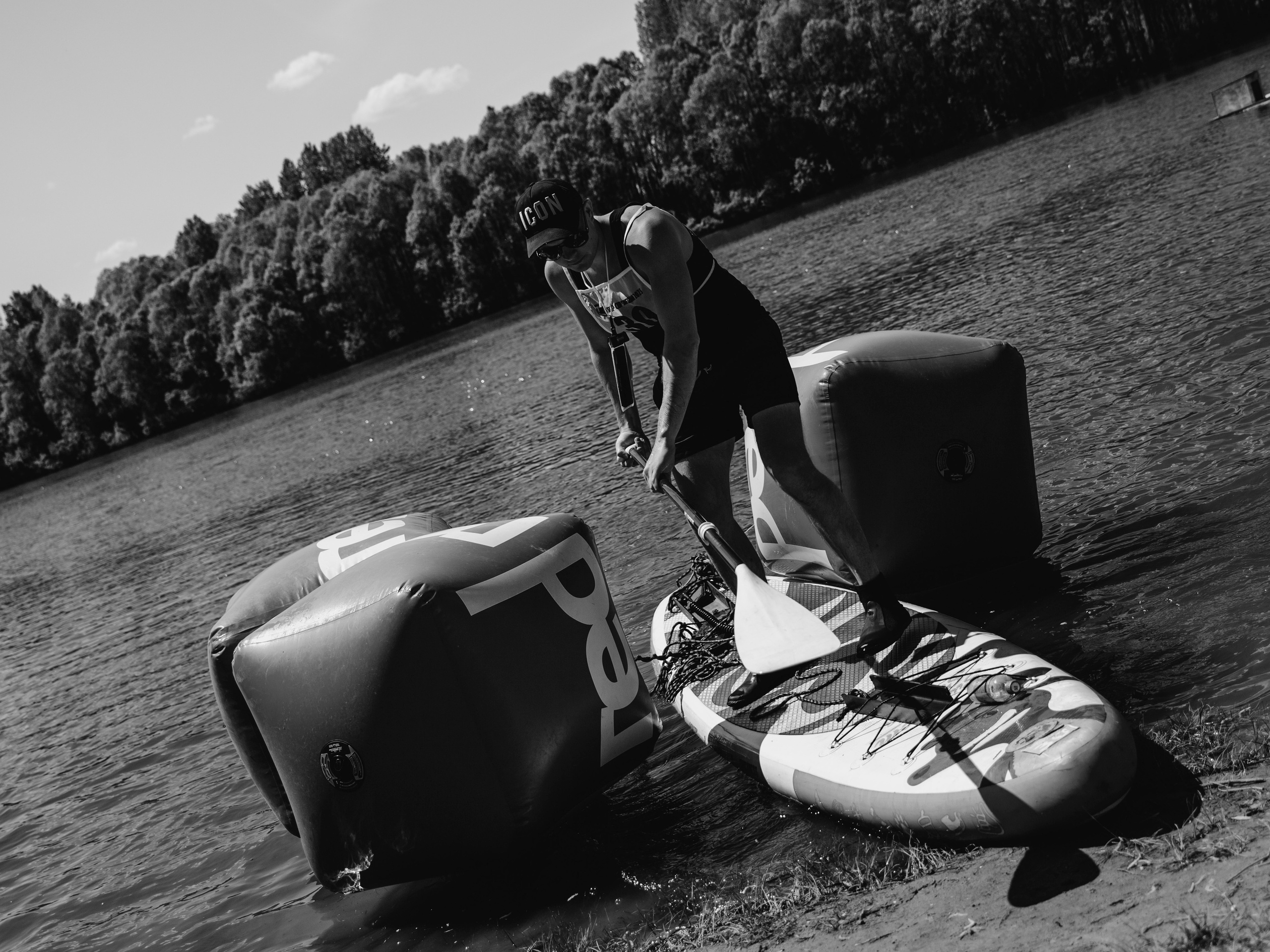 Соревнования и фестиваль по sup-серфингу в Новосибирске.