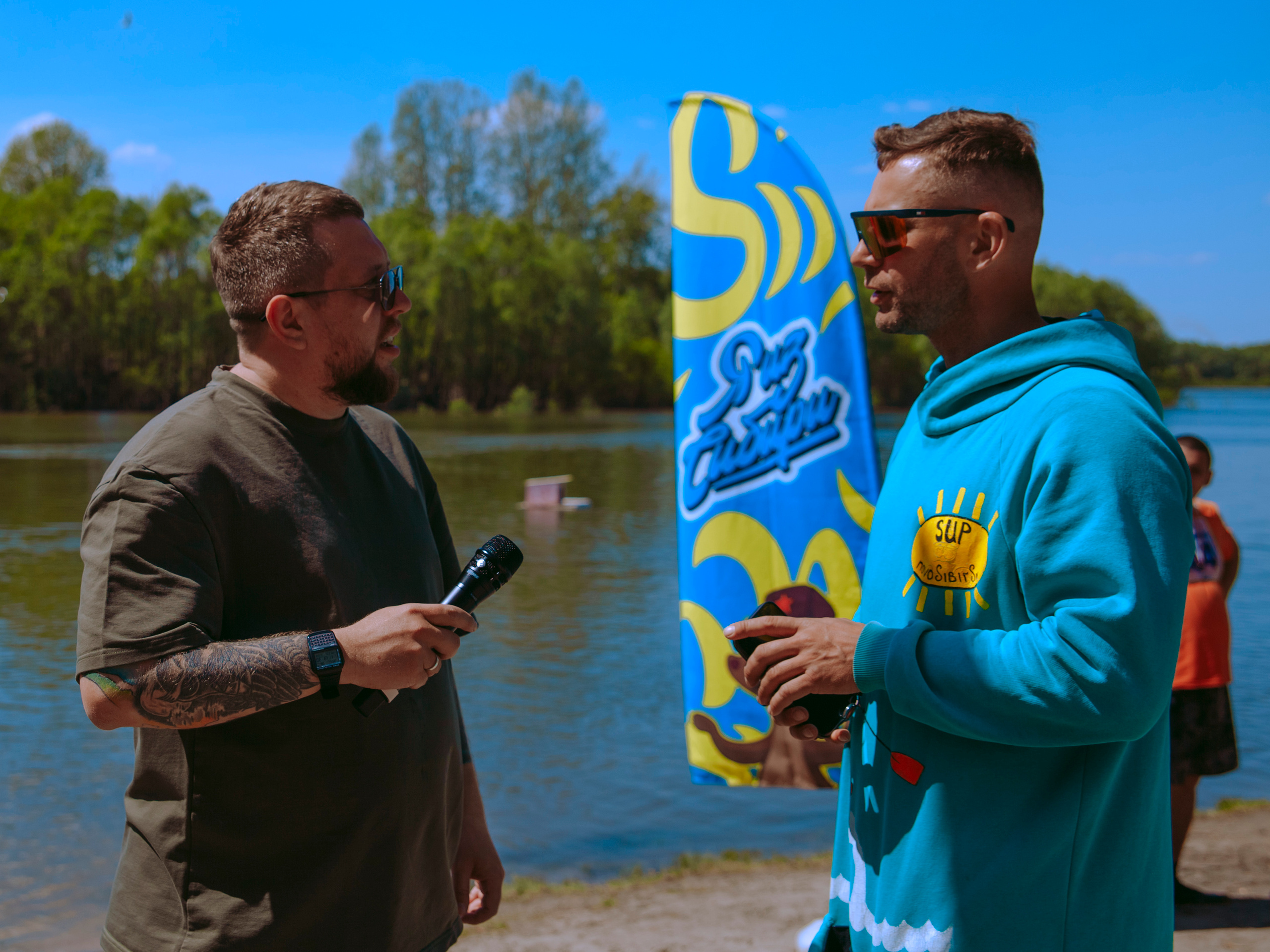 Соревнования и фестиваль по sup-серфингу в Новосибирске.