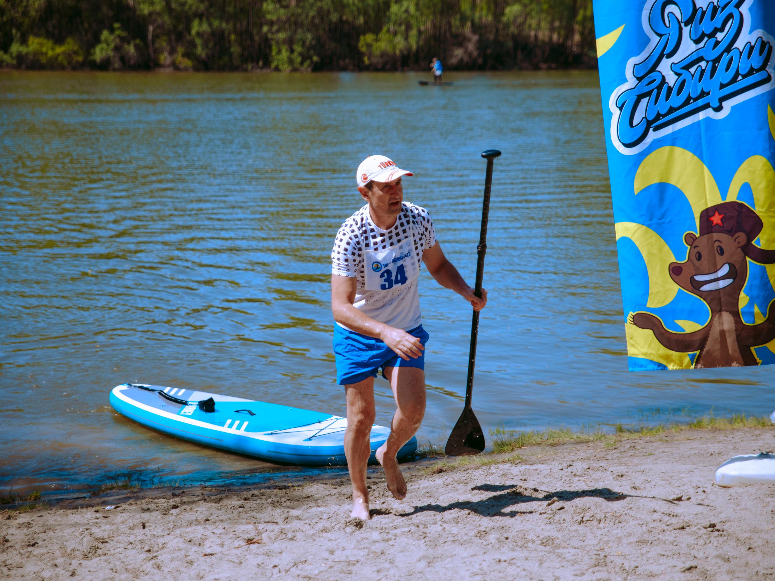 Соревнования и фестиваль по sup-серфингу в Новосибирске.