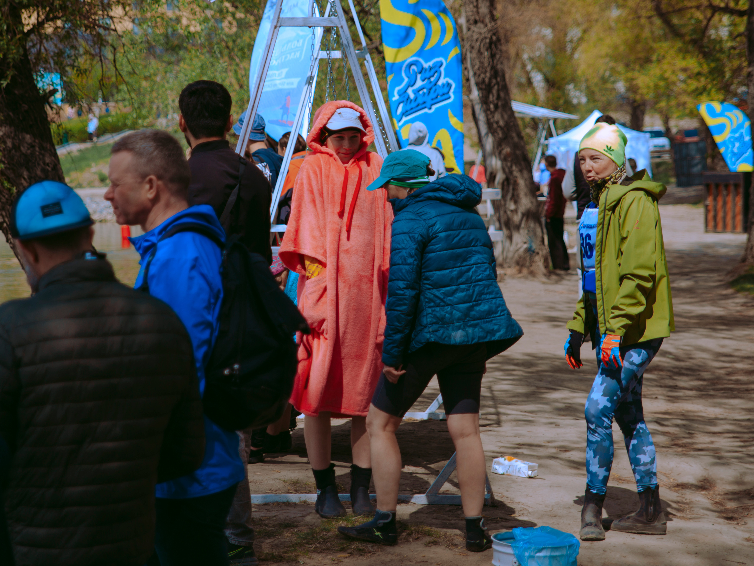 Соревнования и фестиваль по sup-серфингу в Новосибирске.
