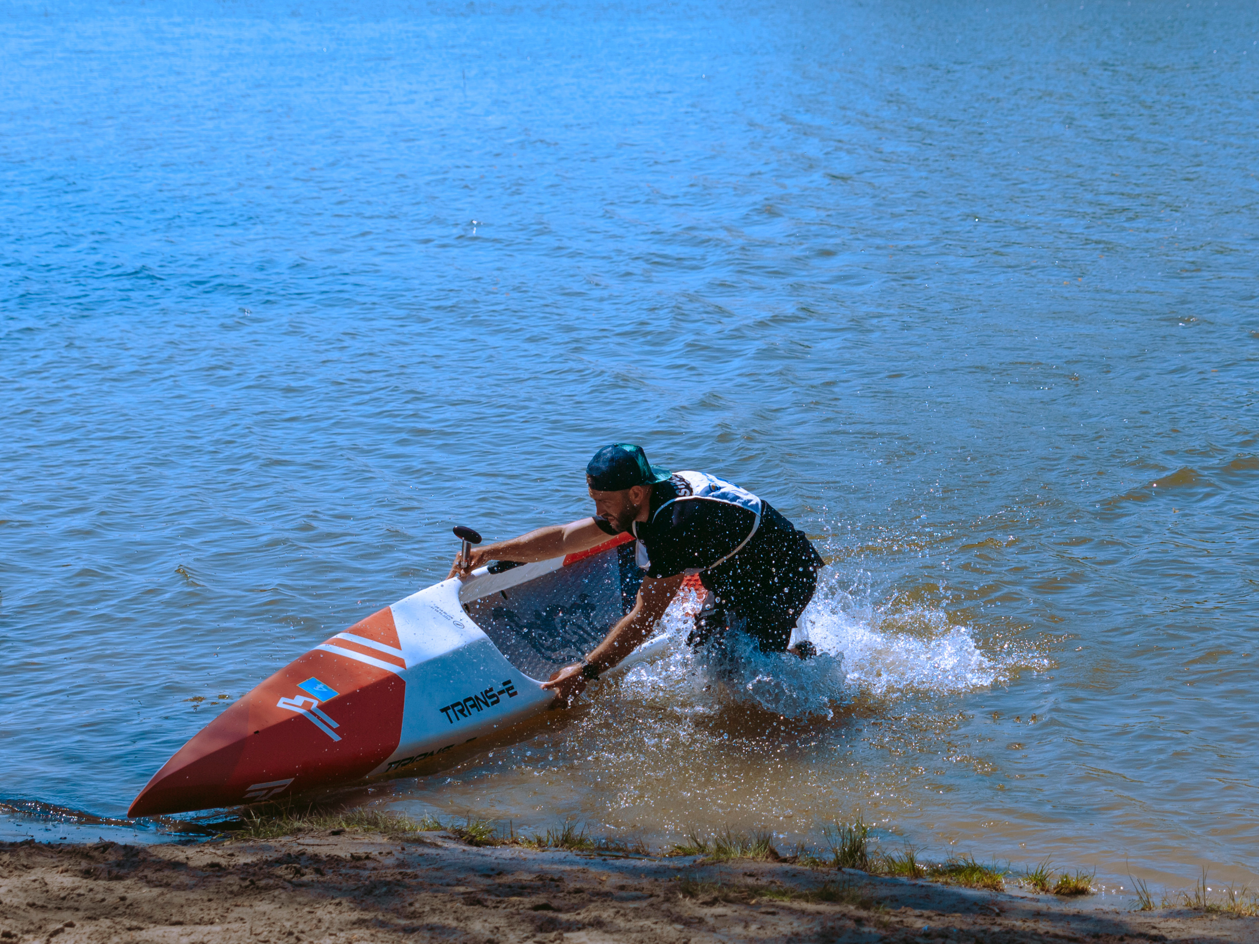 Соревнования и фестиваль по sup-серфингу в Новосибирске.