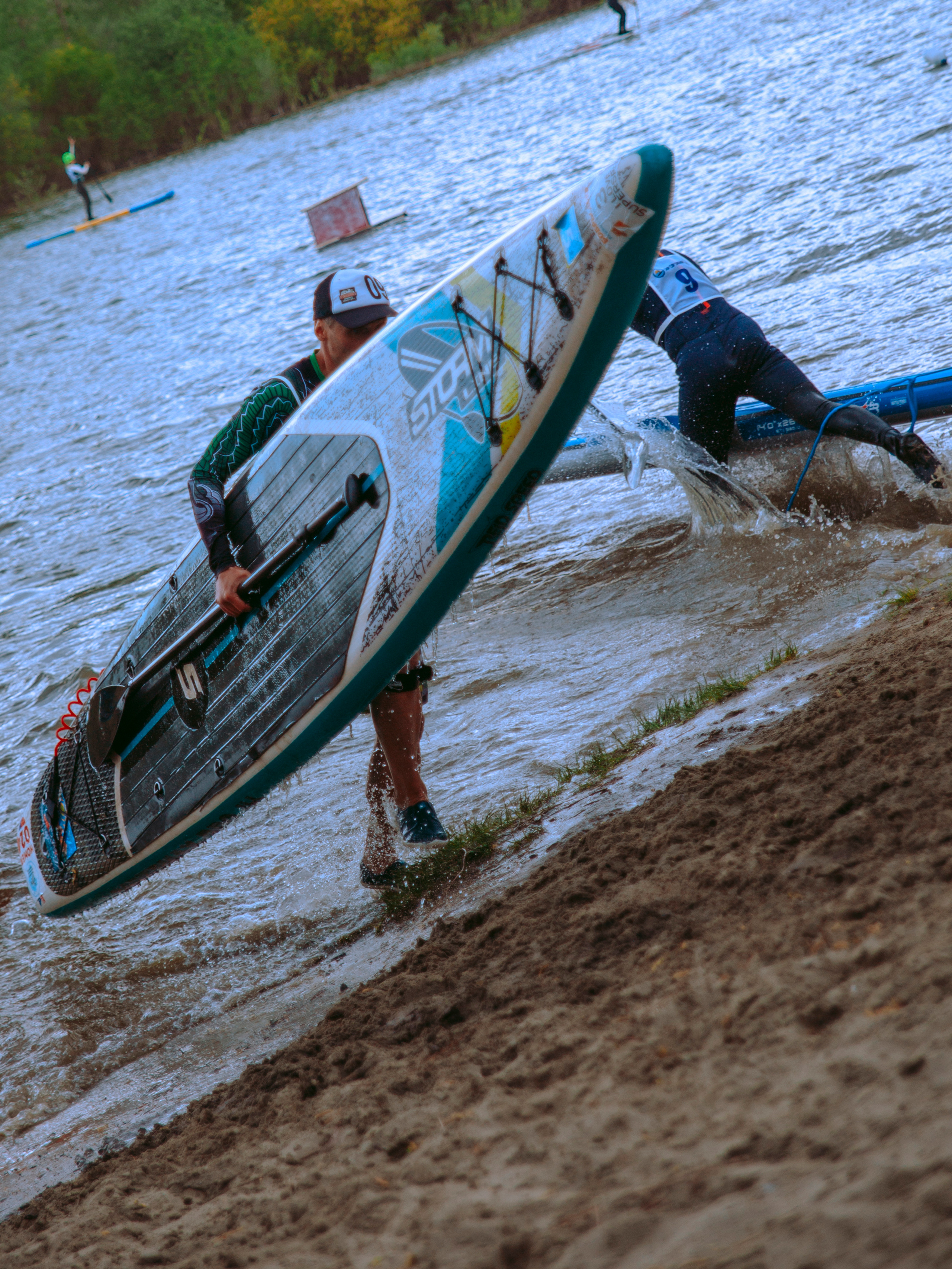 Соревнования по сап-серфингу в Новосибирске.