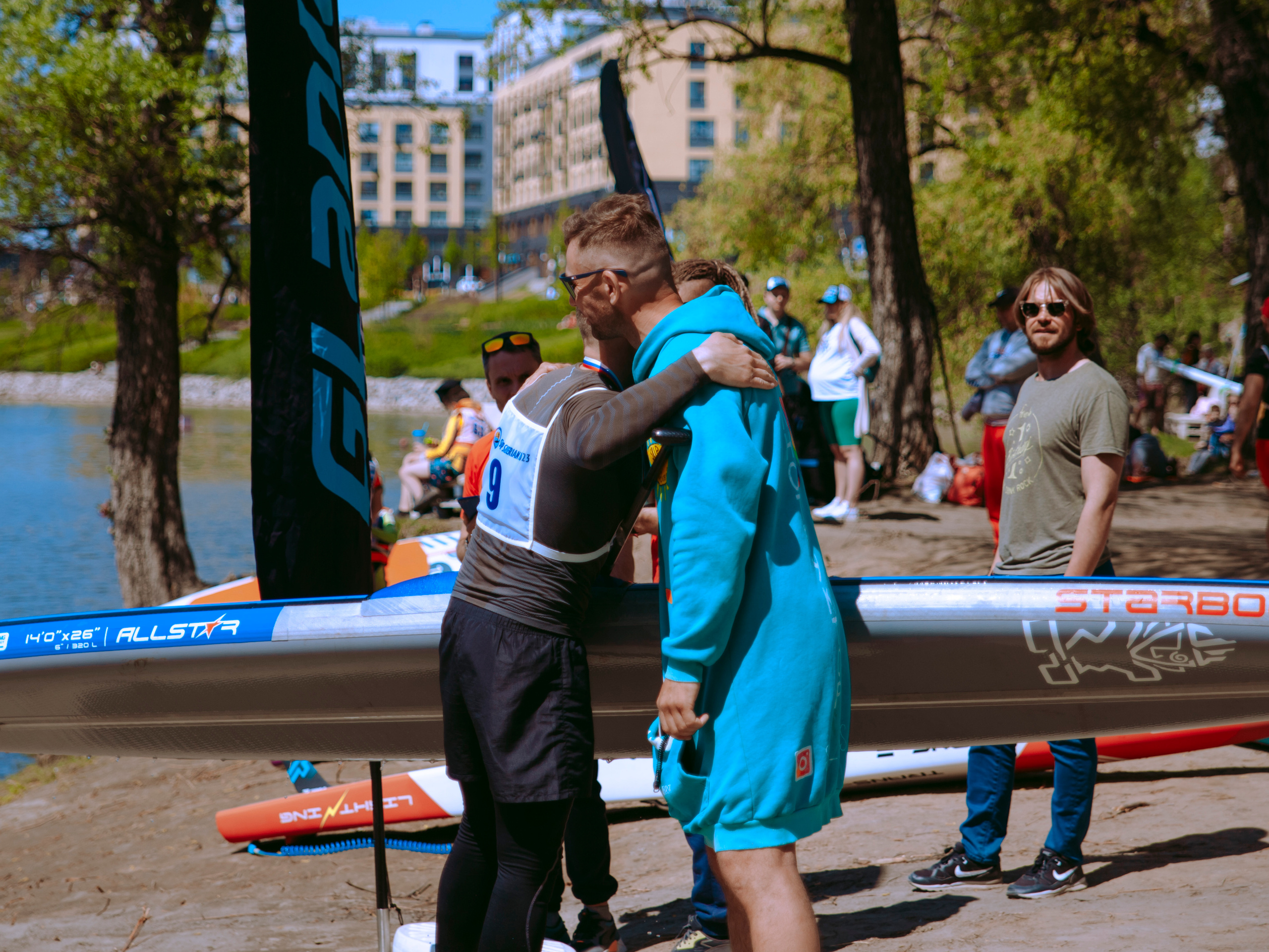 Соревнования и фестиваль по sup-серфингу в Новосибирске.