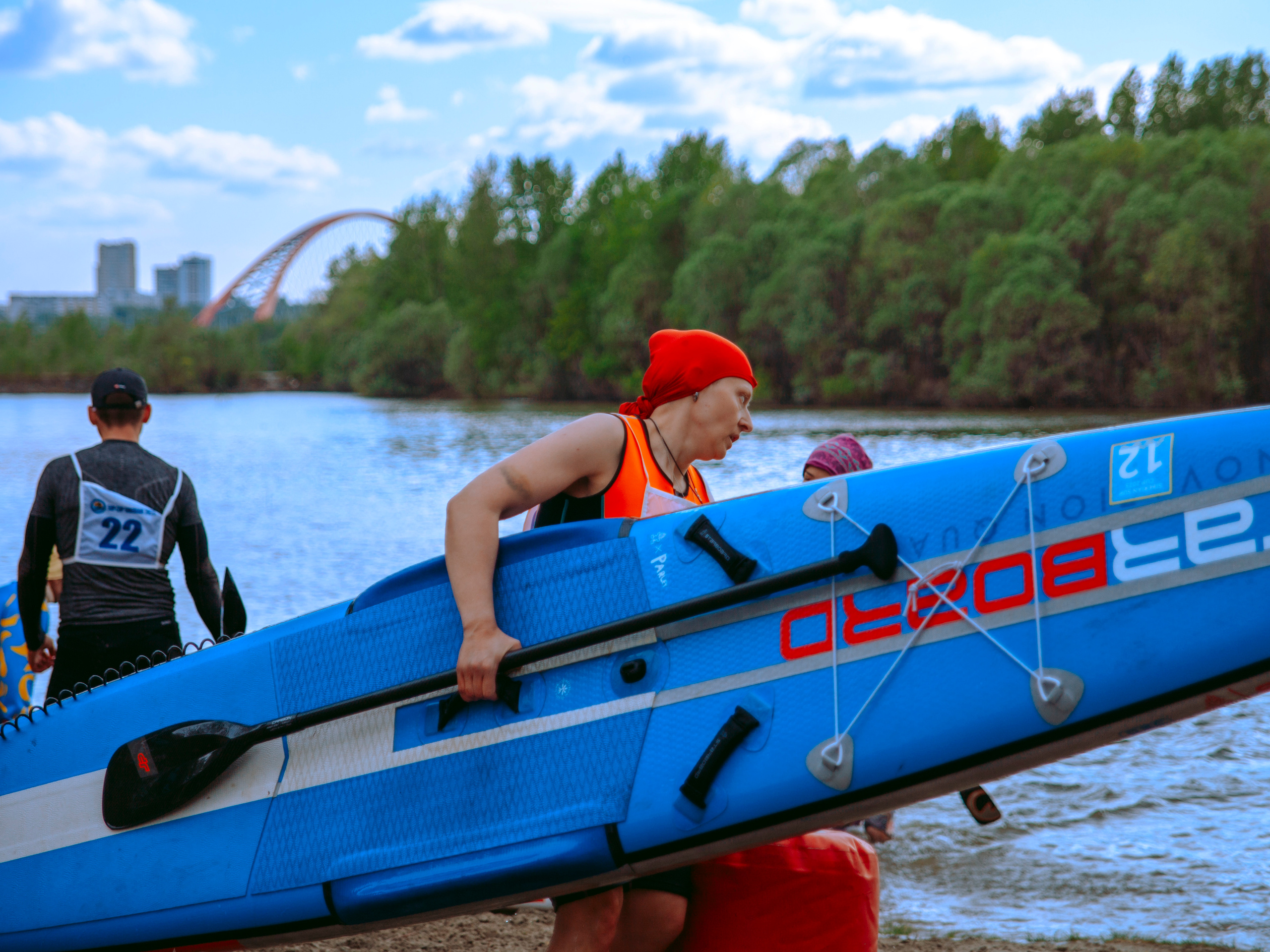 Соревнования по сап-серфингу в Новосибирске.
