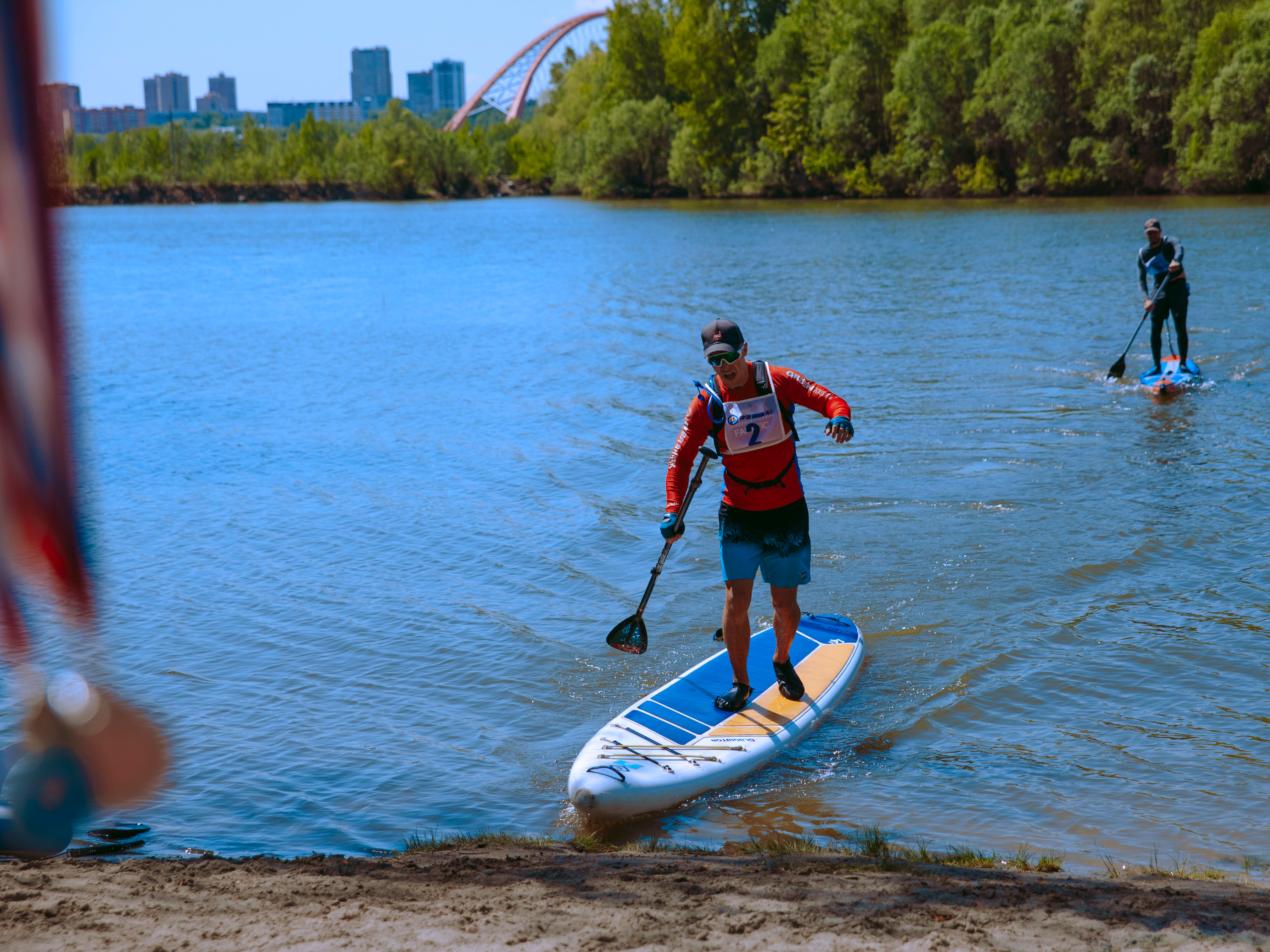 Соревнования и фестиваль по sup-серфингу в Новосибирске.