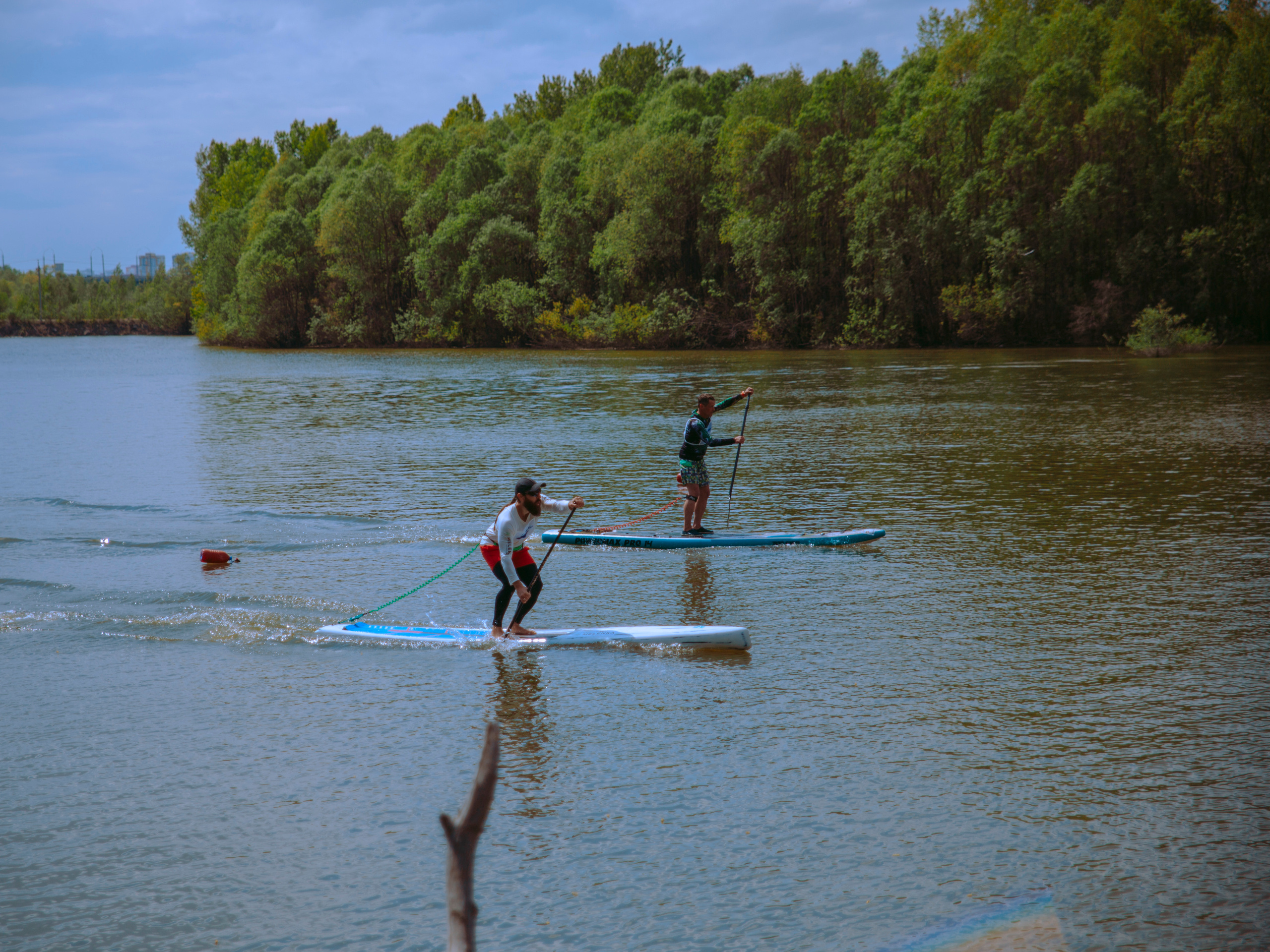 Соревнования и фестиваль по sup-серфингу в Новосибирске.