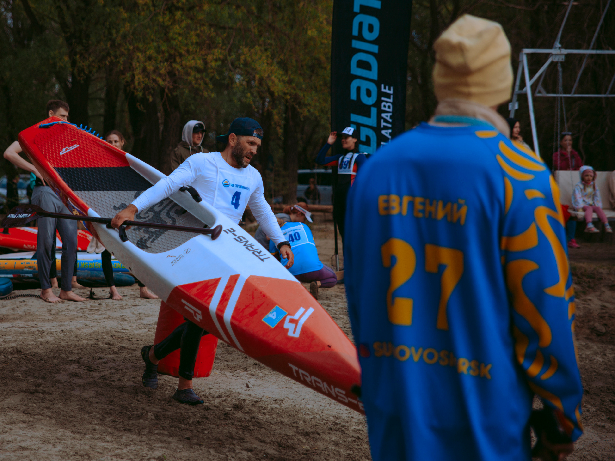 Соревнования по сап-серфингу в Новосибирске.