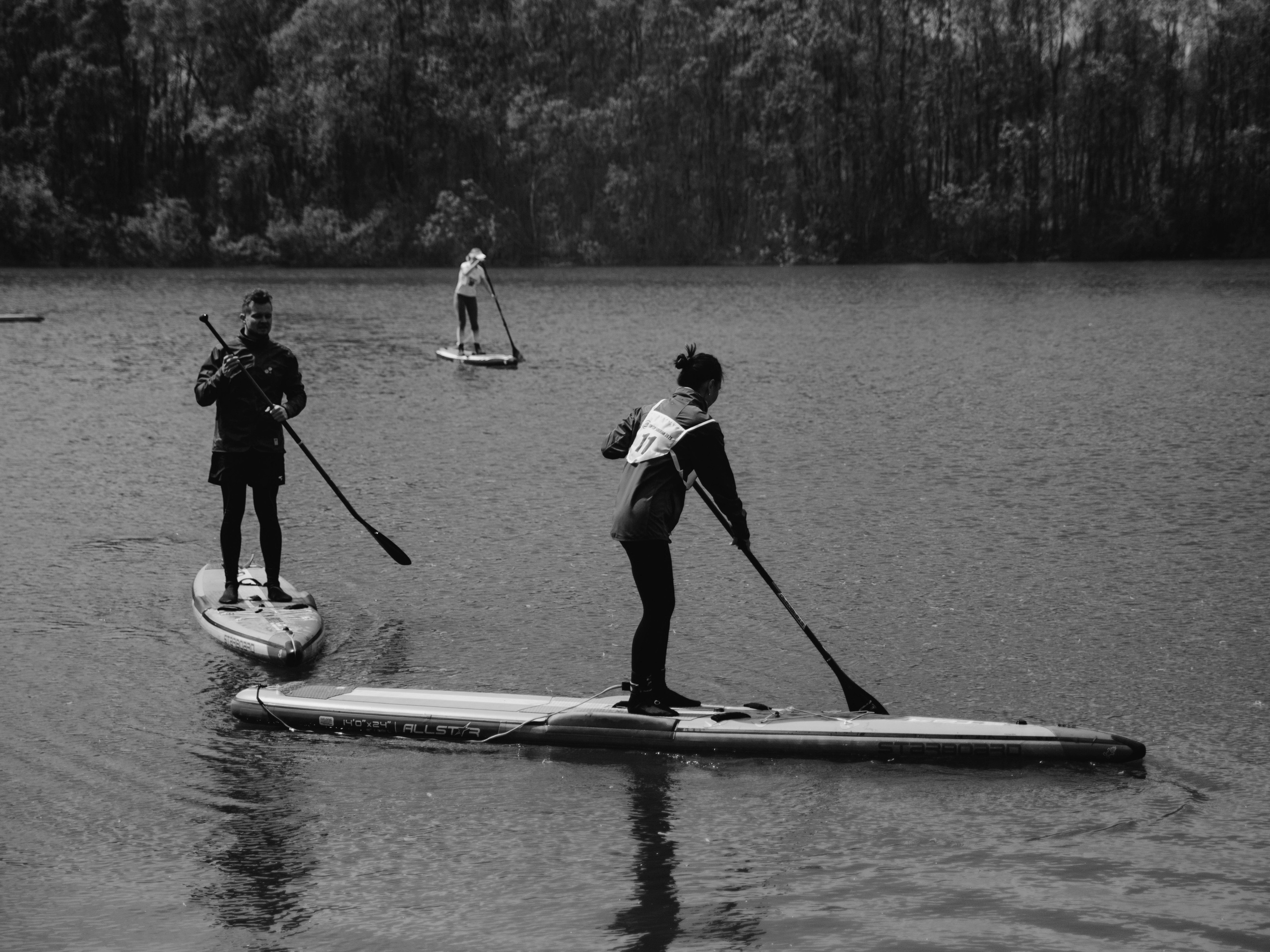 Соревнования и фестиваль по sup-серфингу в Новосибирске.