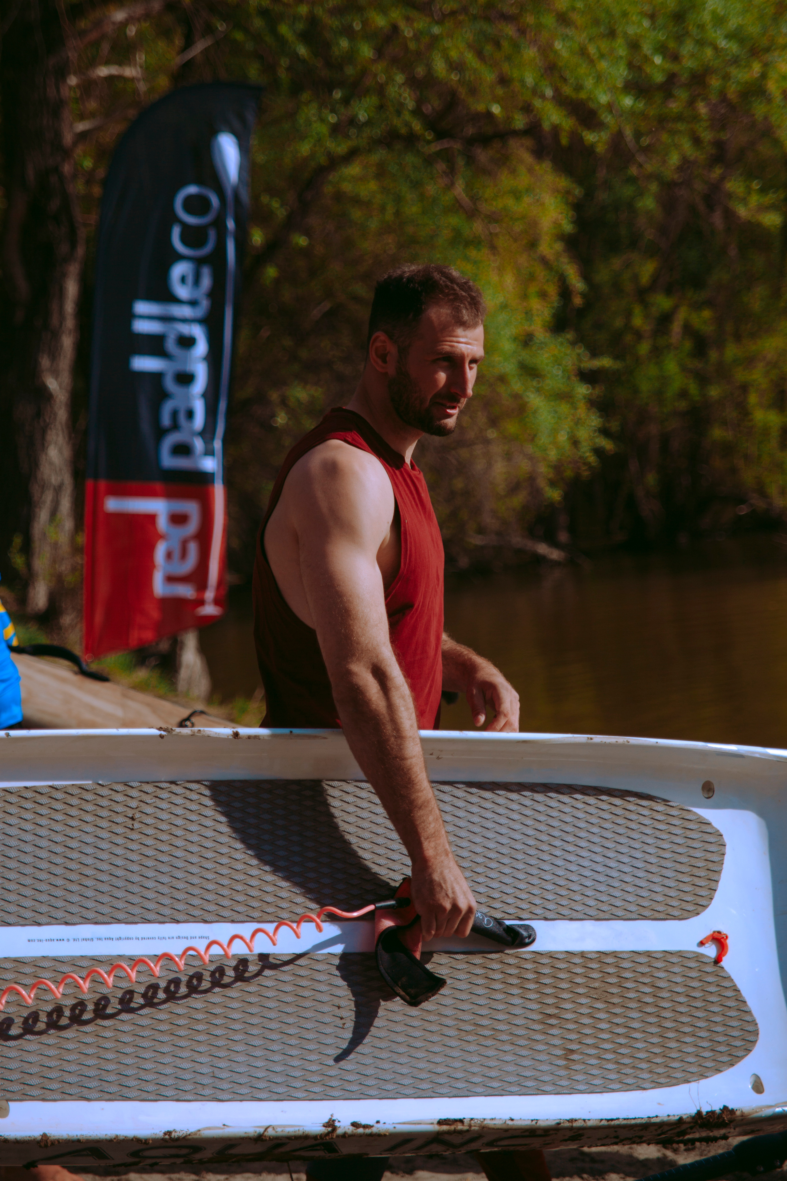 Соревнования по сап-серфингу в Новосибирске.