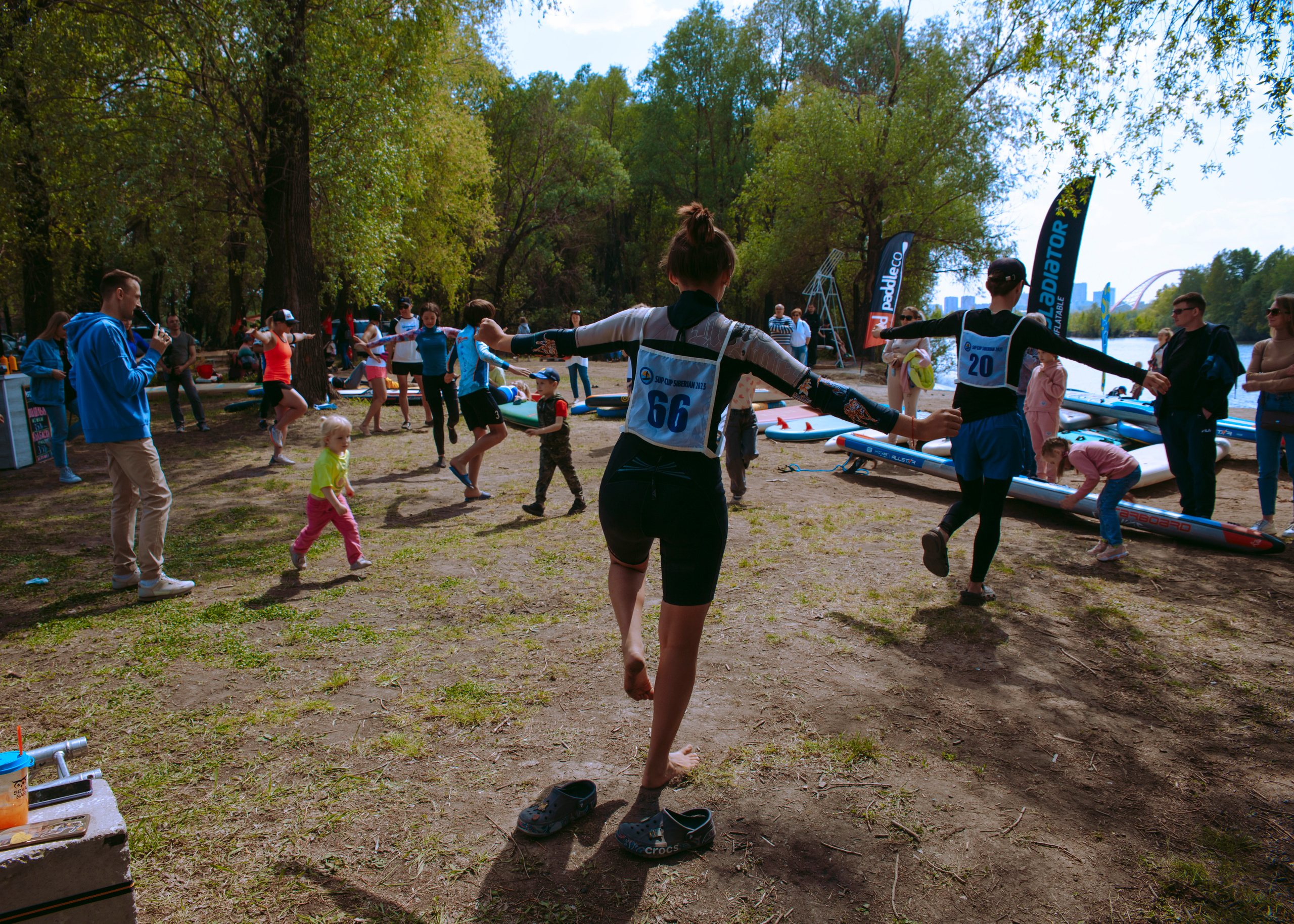 Соревнования и фестиваль по sup-серфингу в Новосибирске.