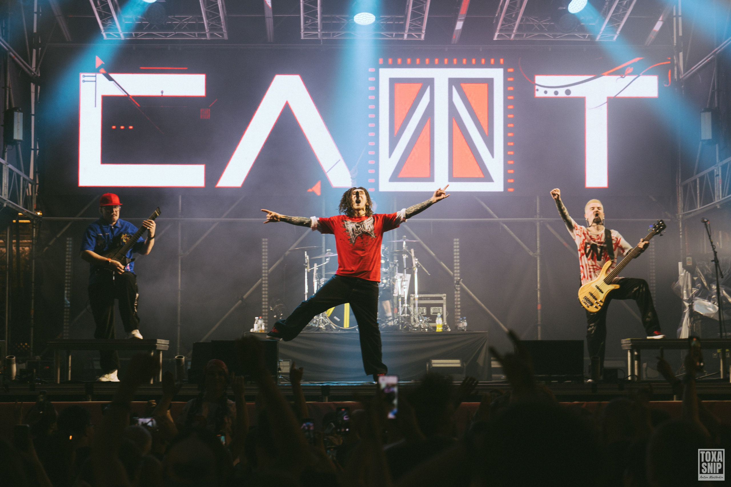 Концерт группы СЛОТ / ОЛДСКУЛЫ СВЕЛО в Москве. Toxasnip Photo | Anton Maslenkin