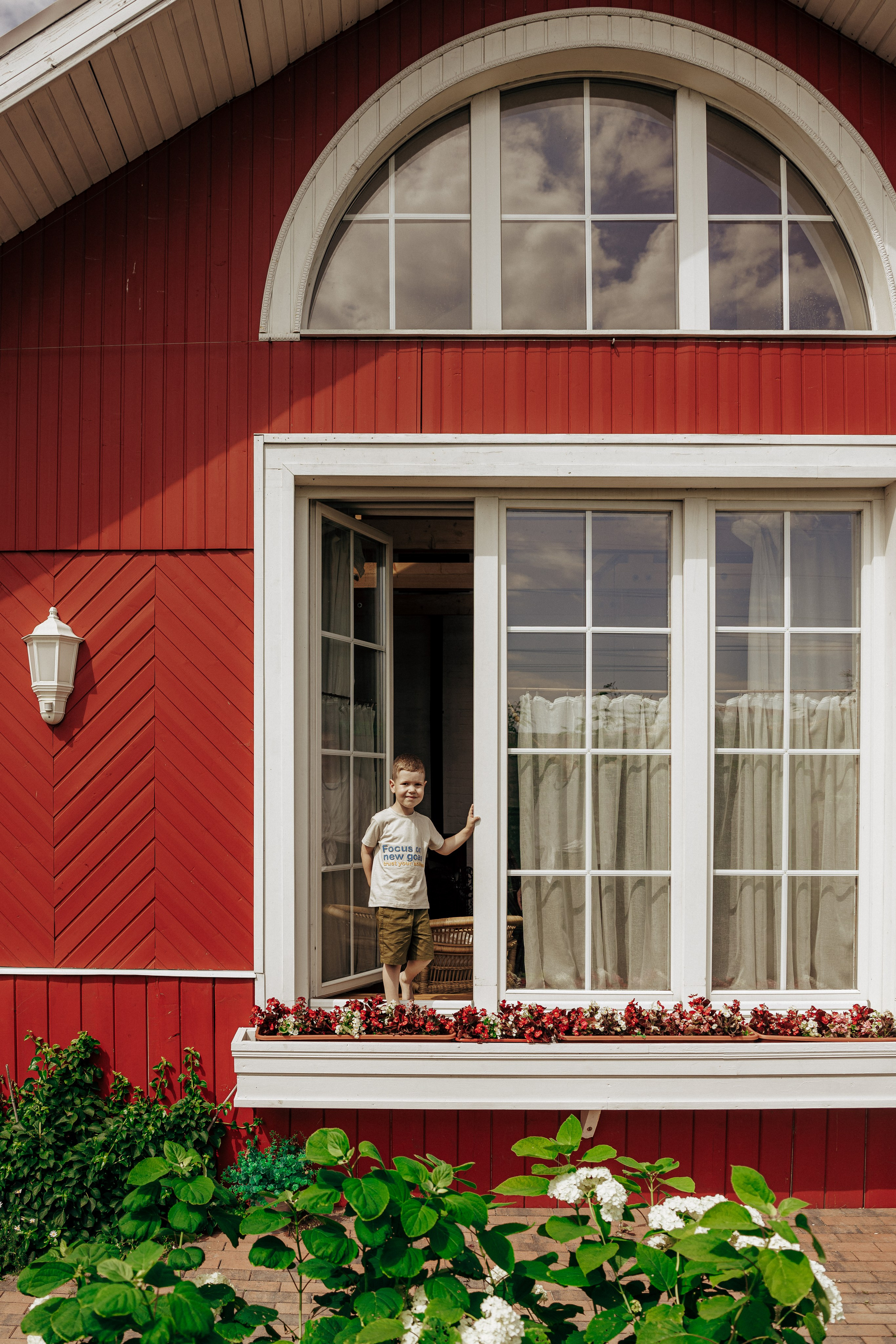 Семейный фотодень в фотостудии-даче, г. Пушкине и у легендарного Древа. Профессиональный фотограф в Санкт-Петербурге Александр Волосенцев