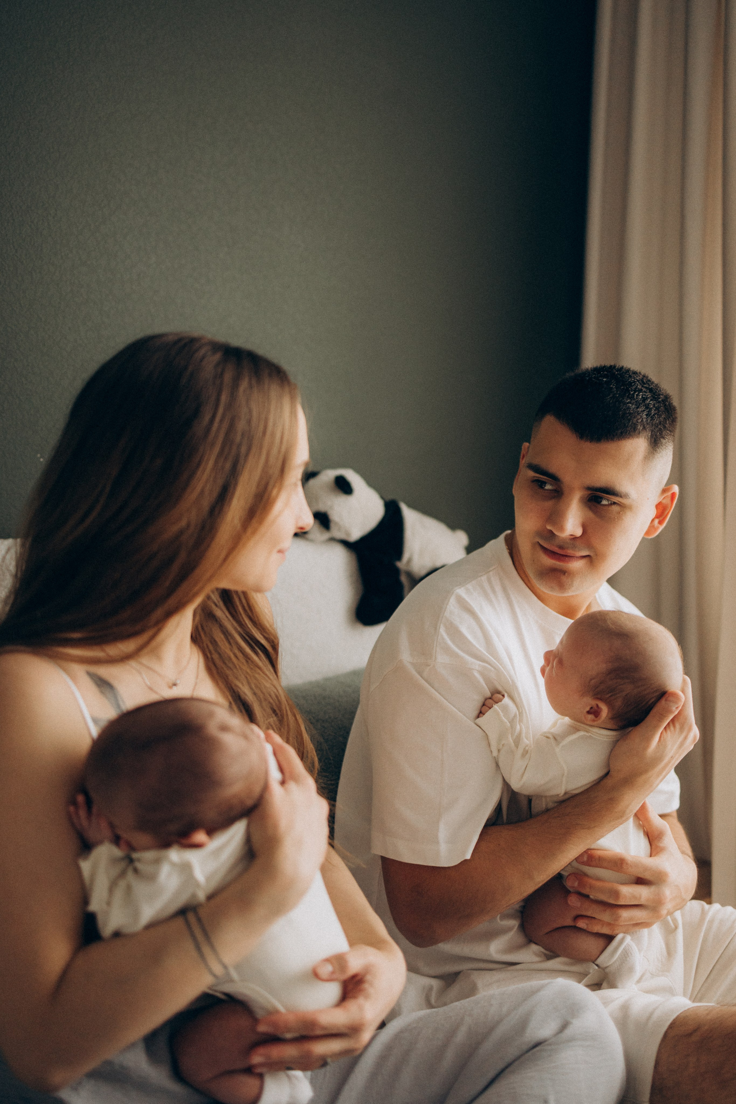 Семейная фотосессия с новорожденным, фотосессия новорожденного, ньюборн, фотосессия ньюборн, ньюборн лайфстайл, фотосессия новорожденного дома, фотограф новорожденных