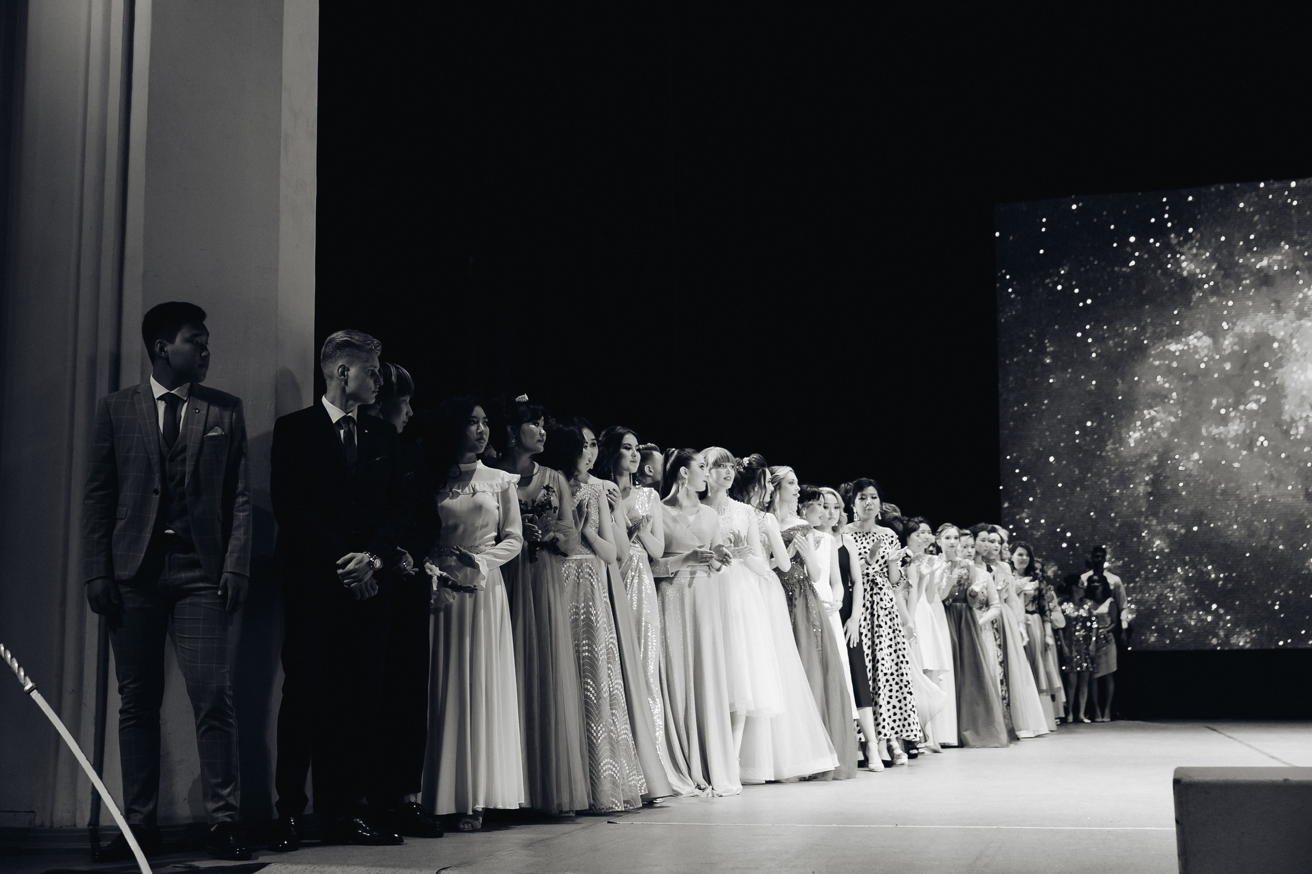 Вручение аттестатов 14 Гимназия. Свадебный и семейный фотограф в Улан-Удэ