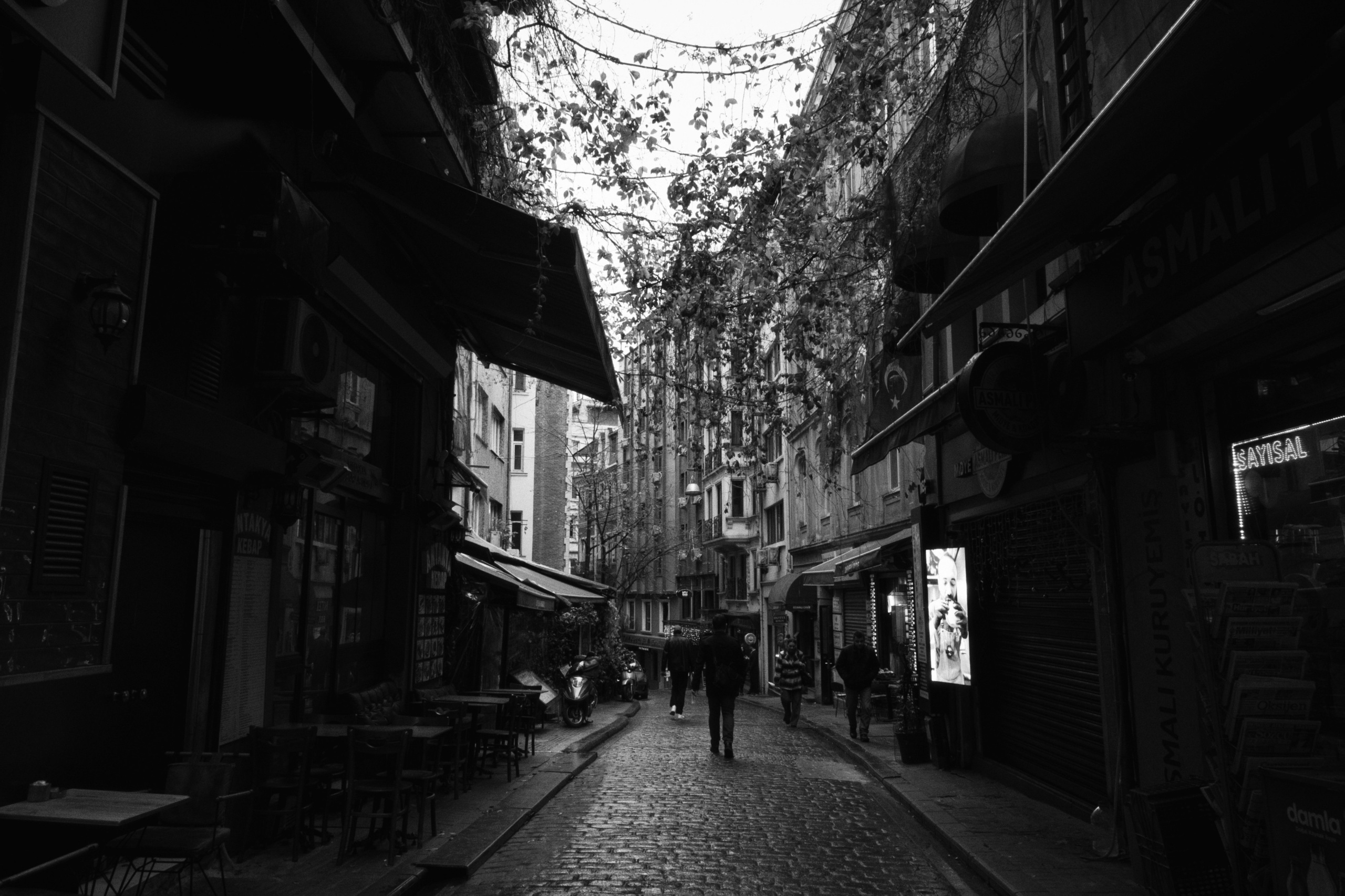 Beyoğlu x Karakoy, Istanbul / Türkey AW26. Фотограф Юрин Евгений