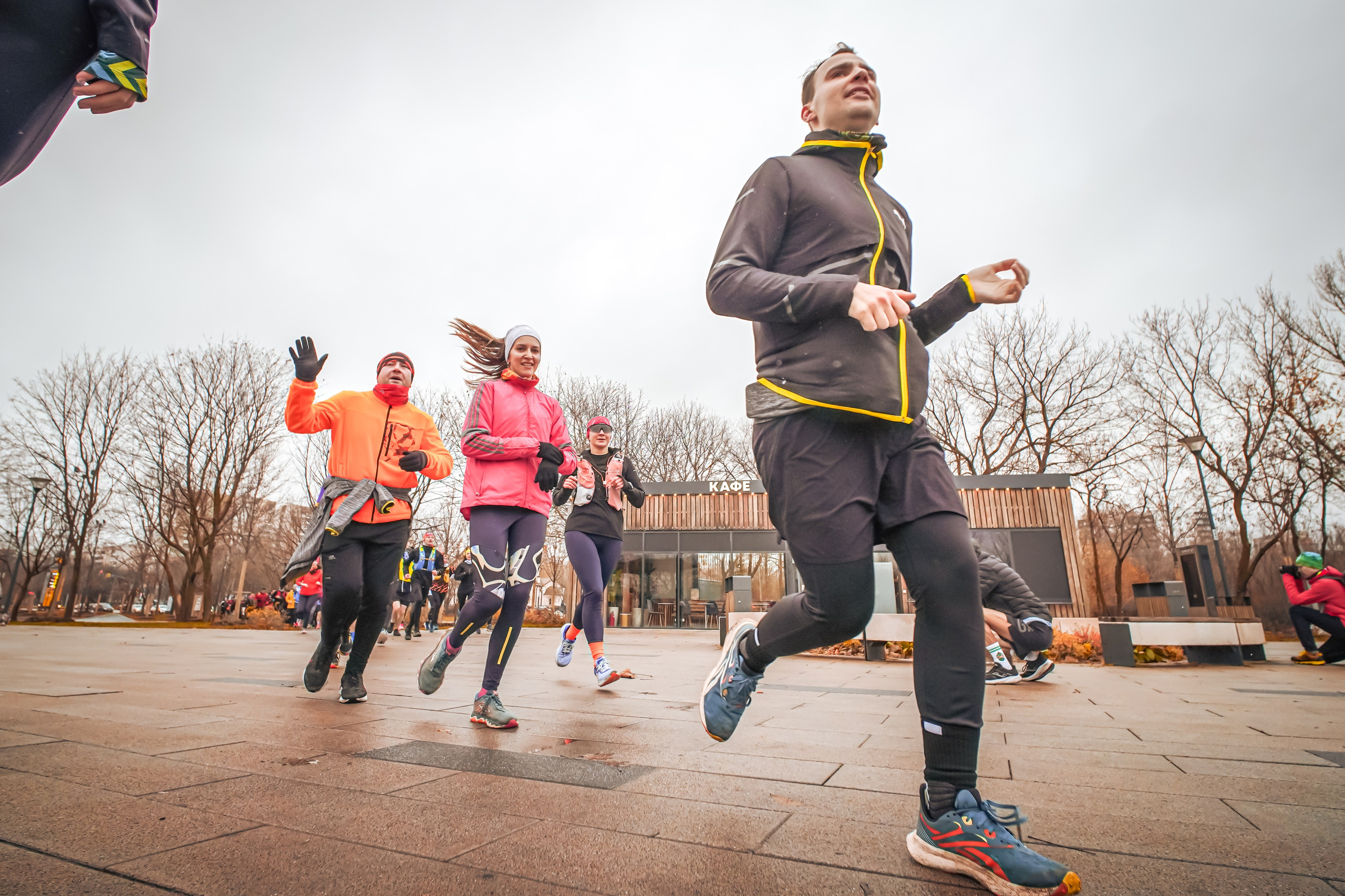 #марафонудома #яuzarun 2024 2-я петля, группа 6:30. Роман Капилюшов. Бег. Фото. Видео. г. Люберцы