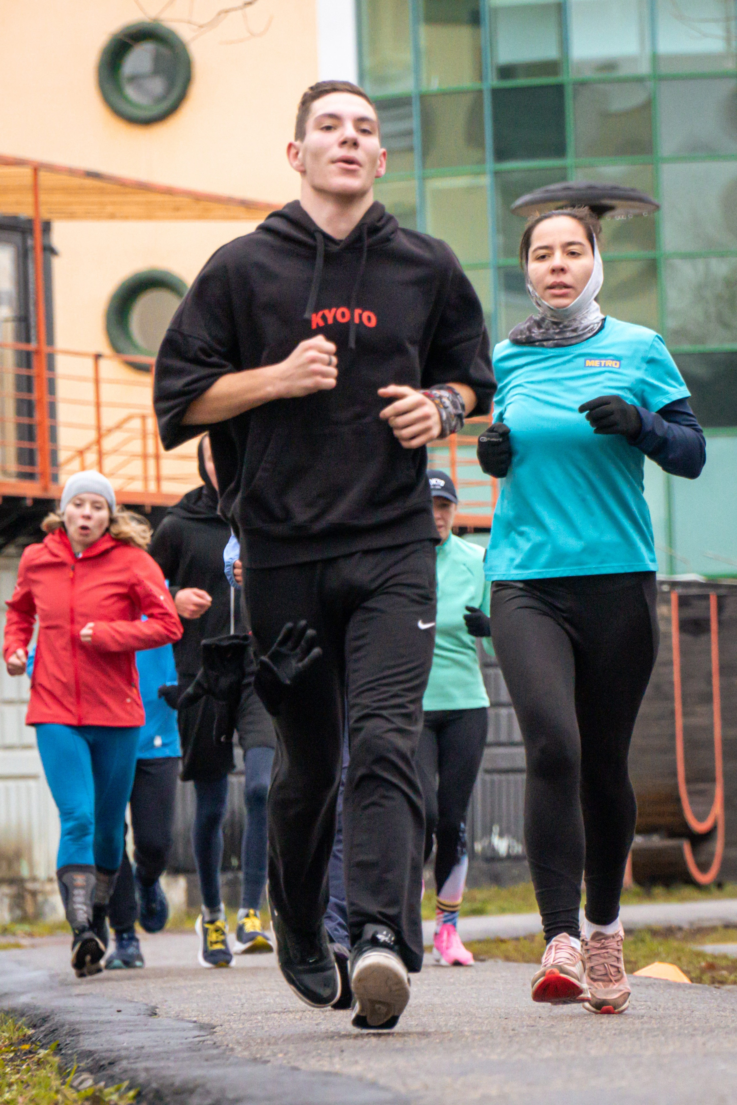 5 вёрст Реутов 16.11.2024. Роман Капилюшов. Бег. Фото. Видео. г. Люберцы