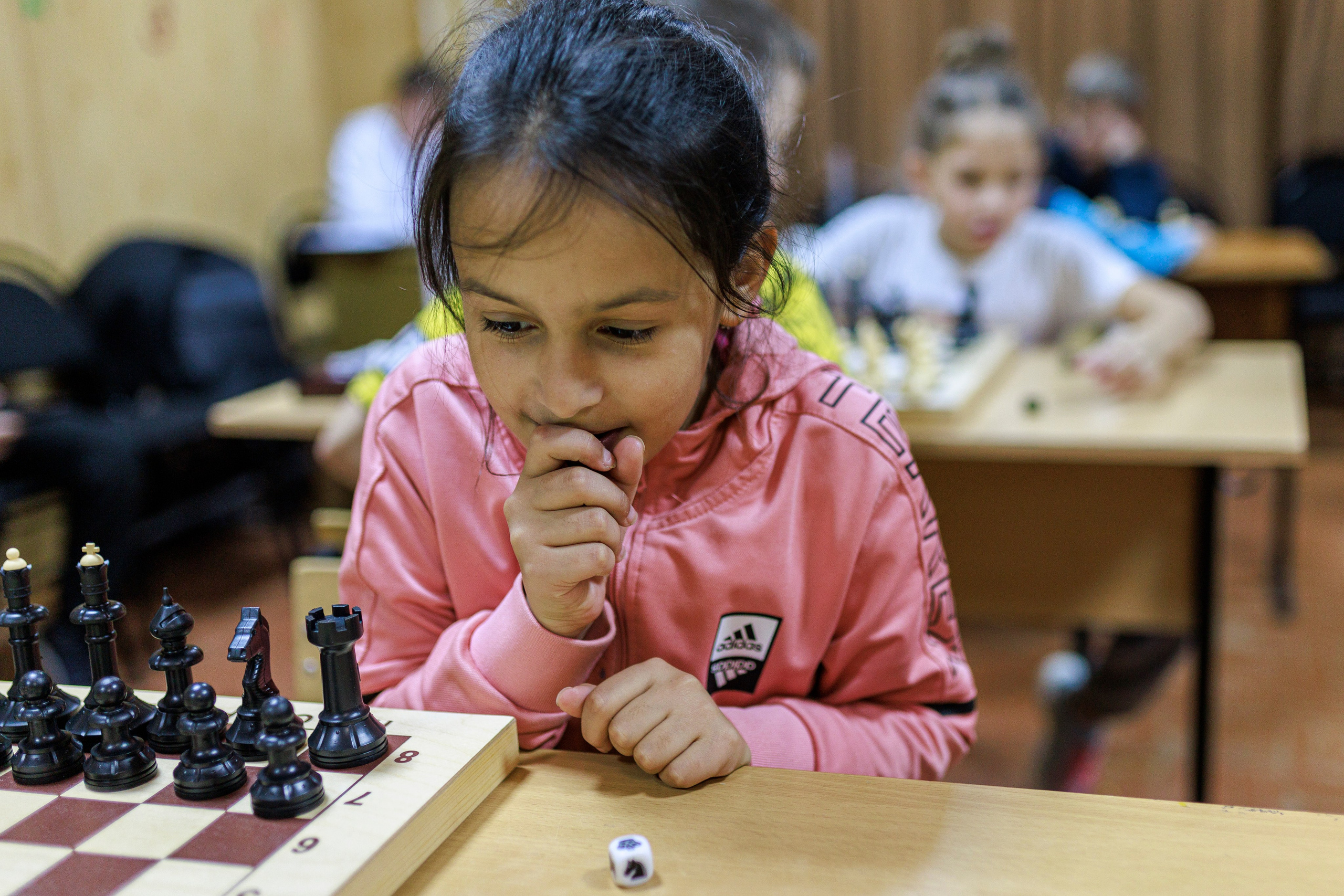 Репортажная сьёмка игры в шахматы в детском доме. Семейный и детский фотограф в Рязани Васюгова Мария