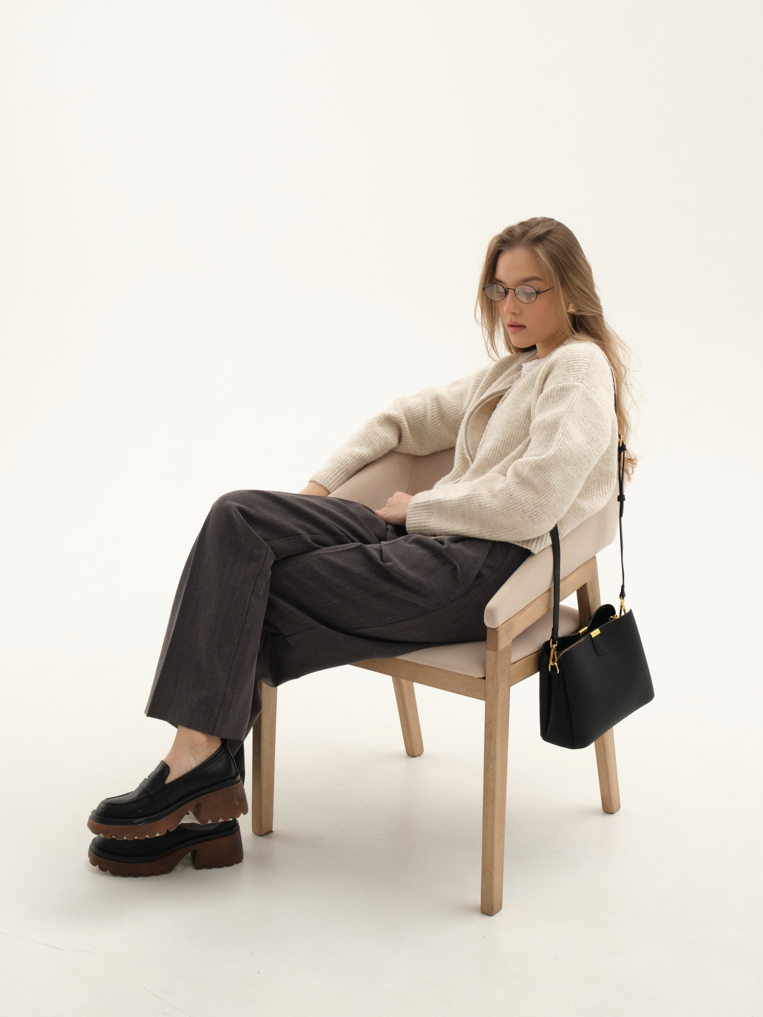 Съемка для маркетплейса, сумки / фотоаппарат. Привет) Меня зовут Анита и я фотограф из Сургута