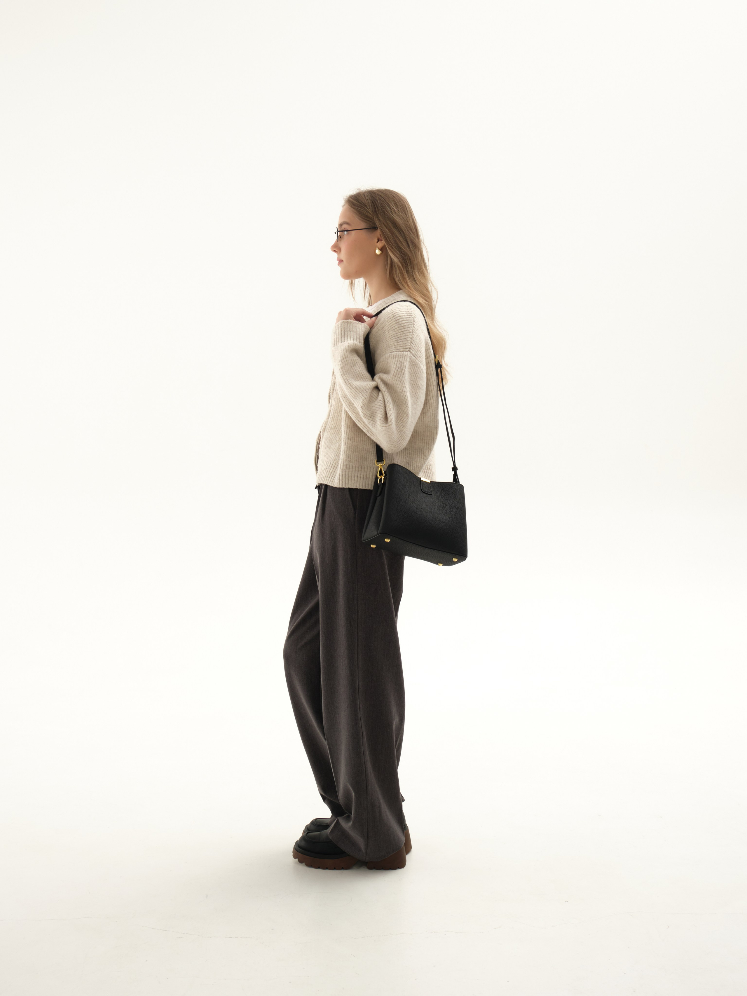 Съемка для маркетплейса, сумки / фотоаппарат. Привет) Меня зовут Анита и я фотограф из Сургута