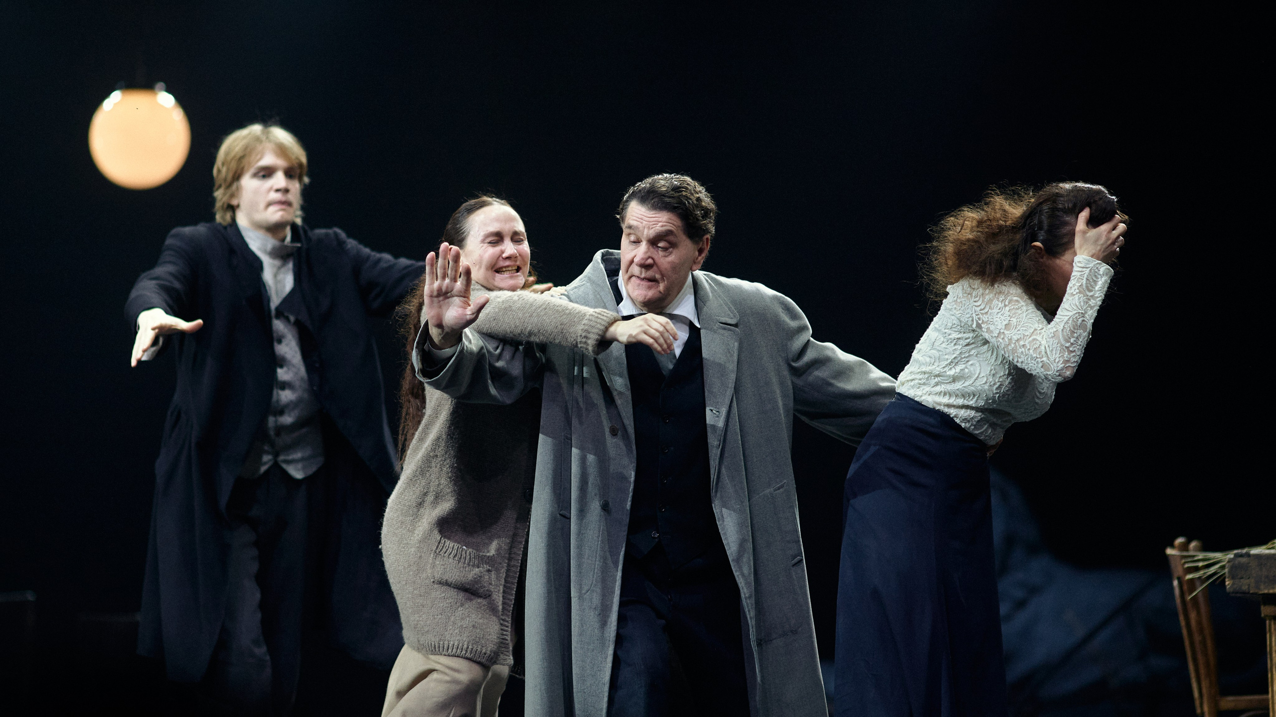 Дядя Ваня (Театр им. Е. Вахтангова). Фотограф Юлия Маринина