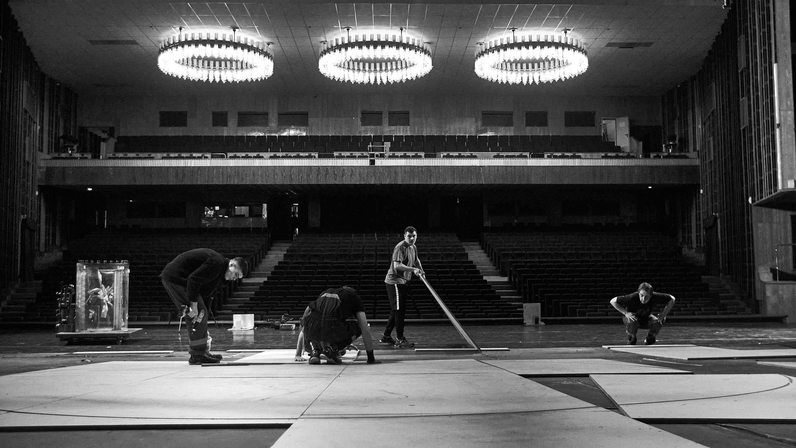 Монтаж спектакля Двойник. Фотограф Юлия Маринина