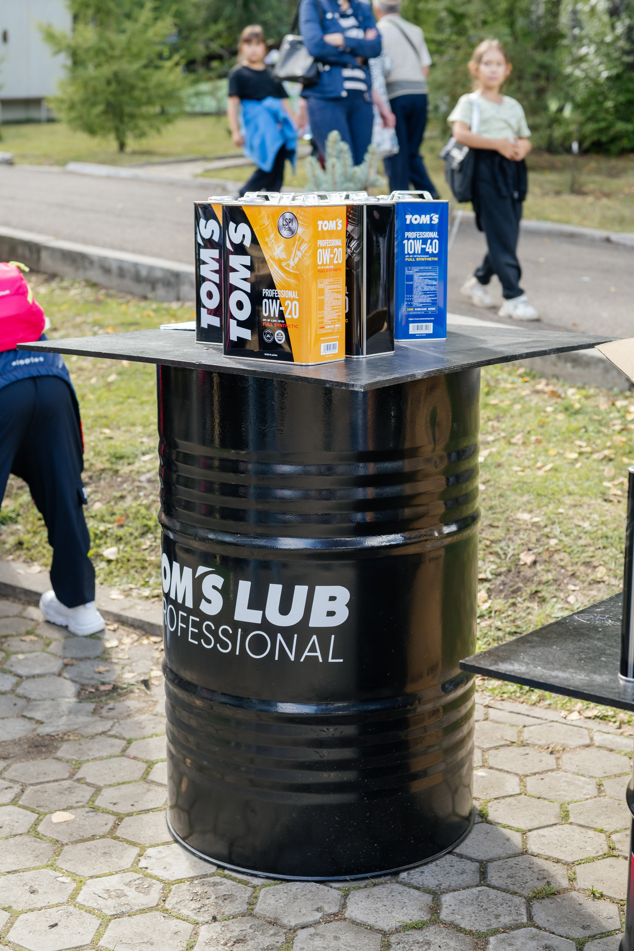 Моторное масло Tom's. Фотограф в Красноярске