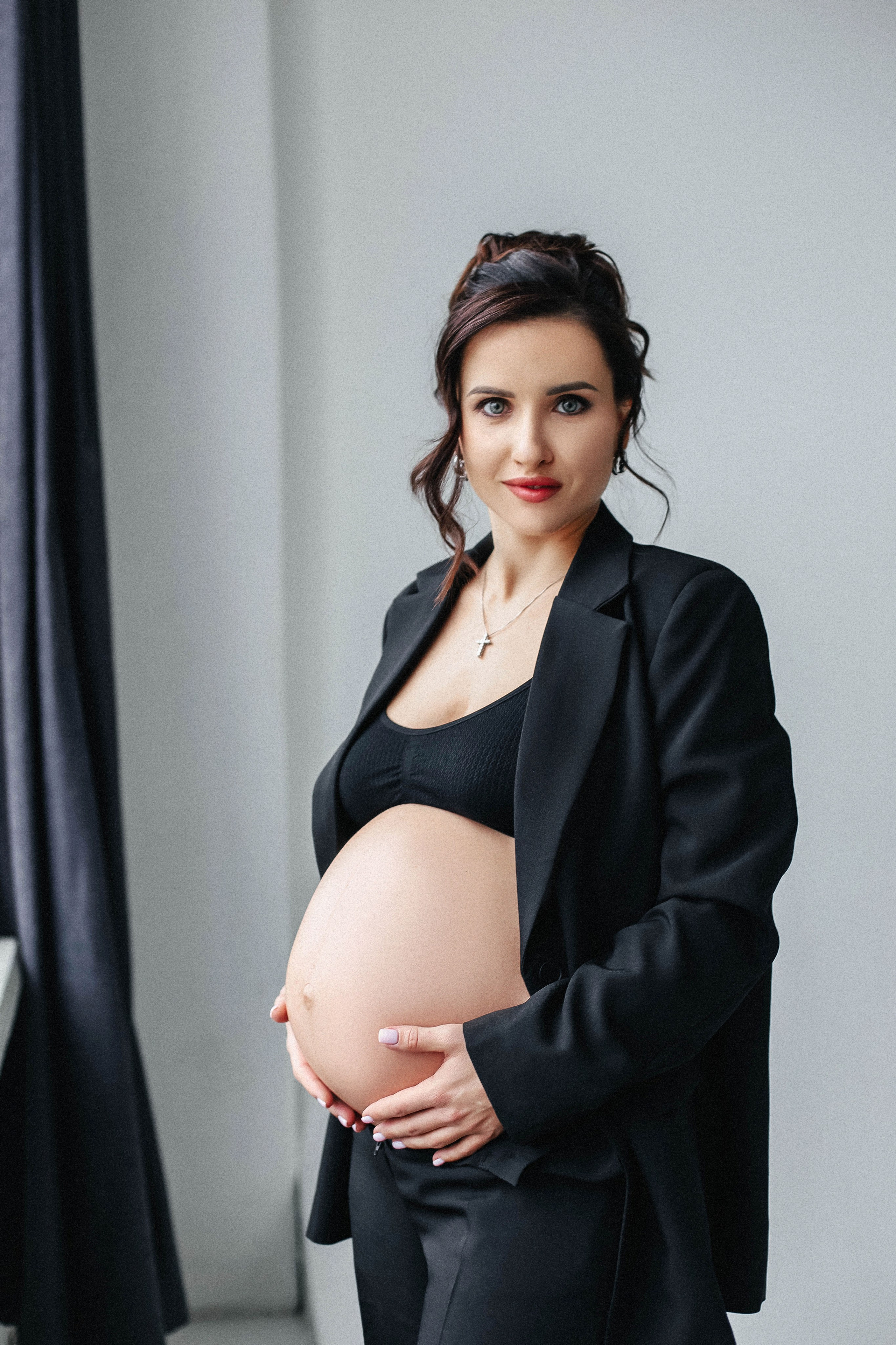 Фотосессия беременности в Москве в студии. Свадебный и семейный фотограф в Москве