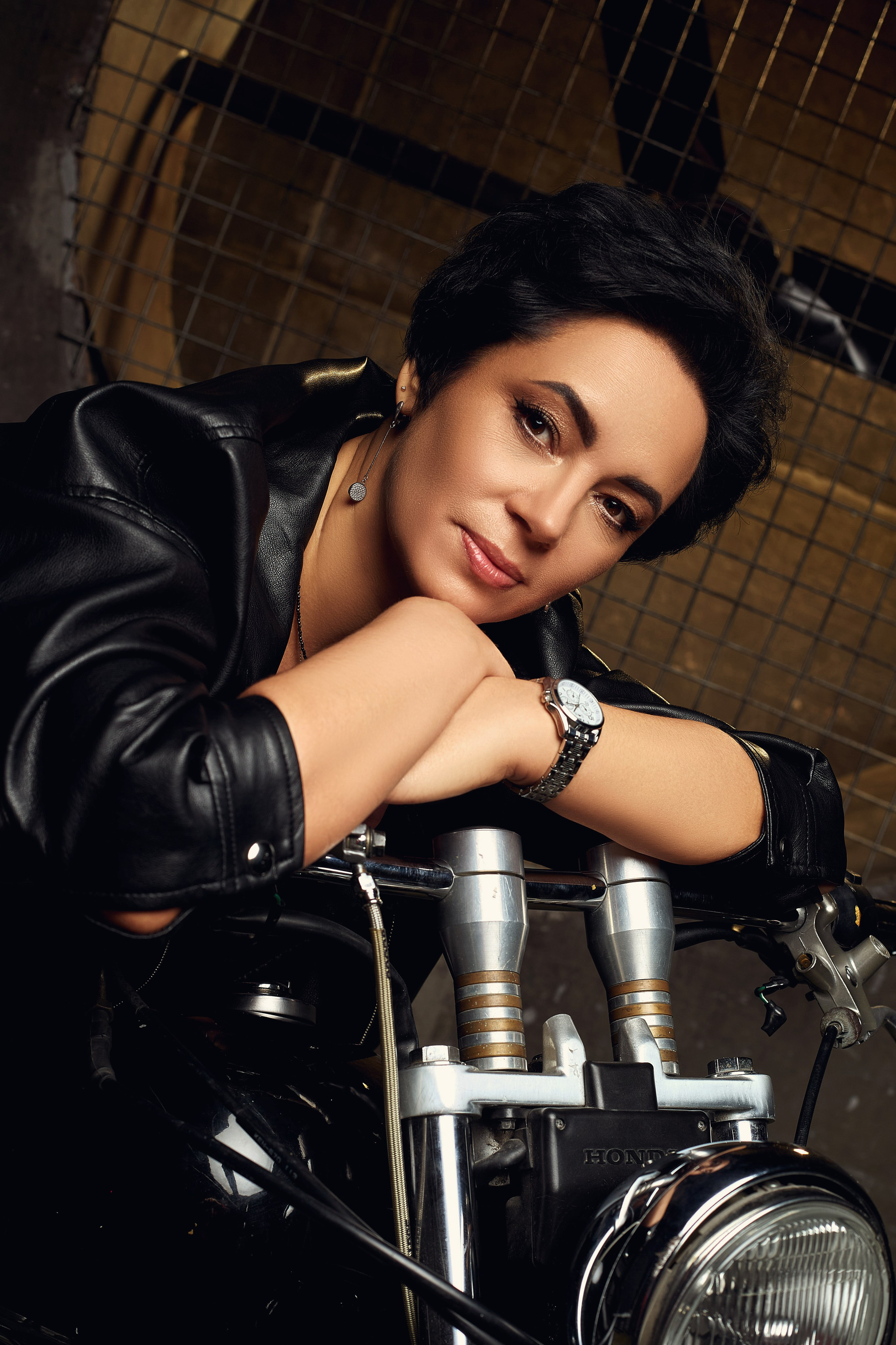 Марина и Вика. Cross-studio