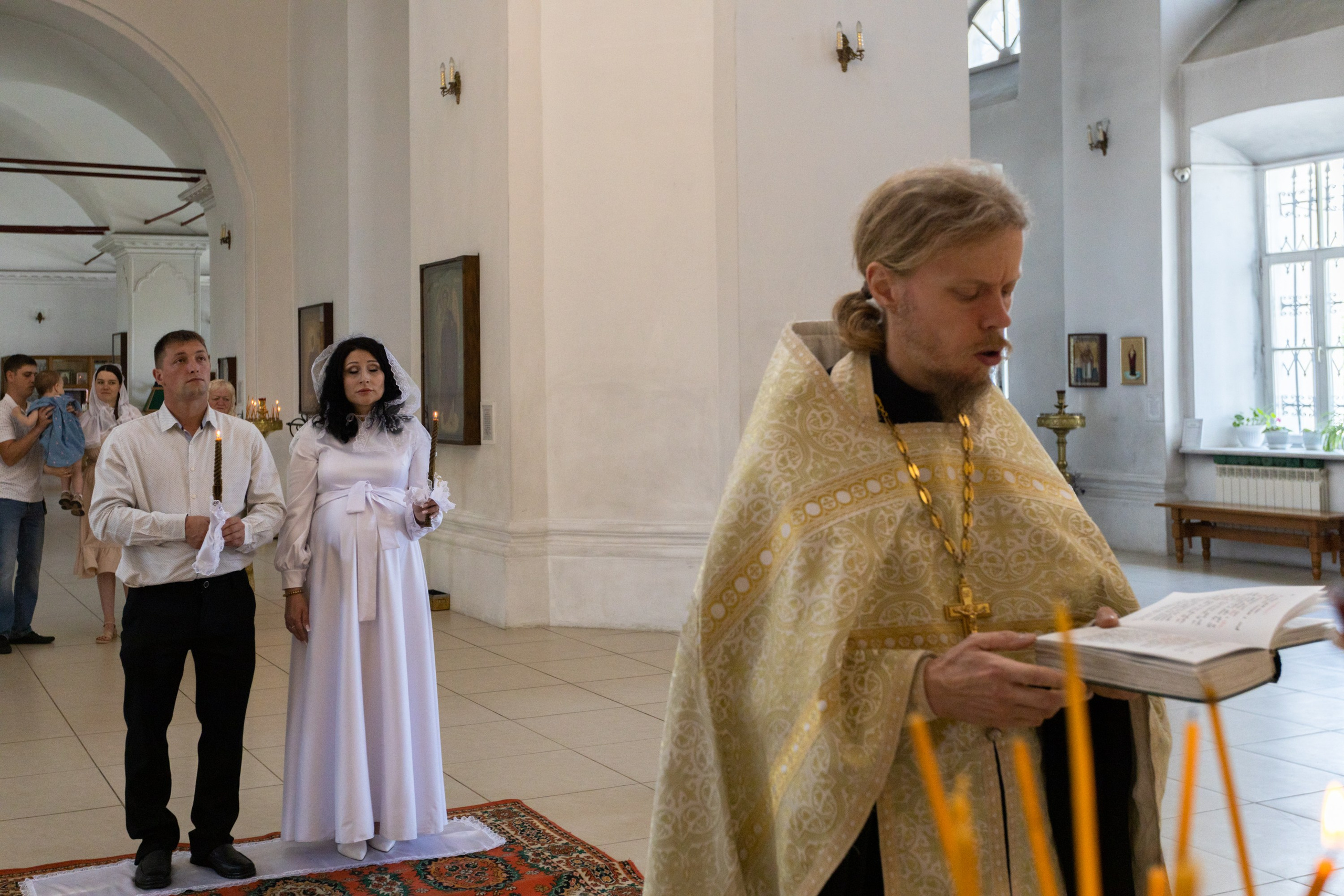 Свадьба, роспись в ЗАГСе, венчание, крещение, выписка из роддома — фотосъёмка. Визуальная упаковка брендов и проектов через фото и видеопроизводство