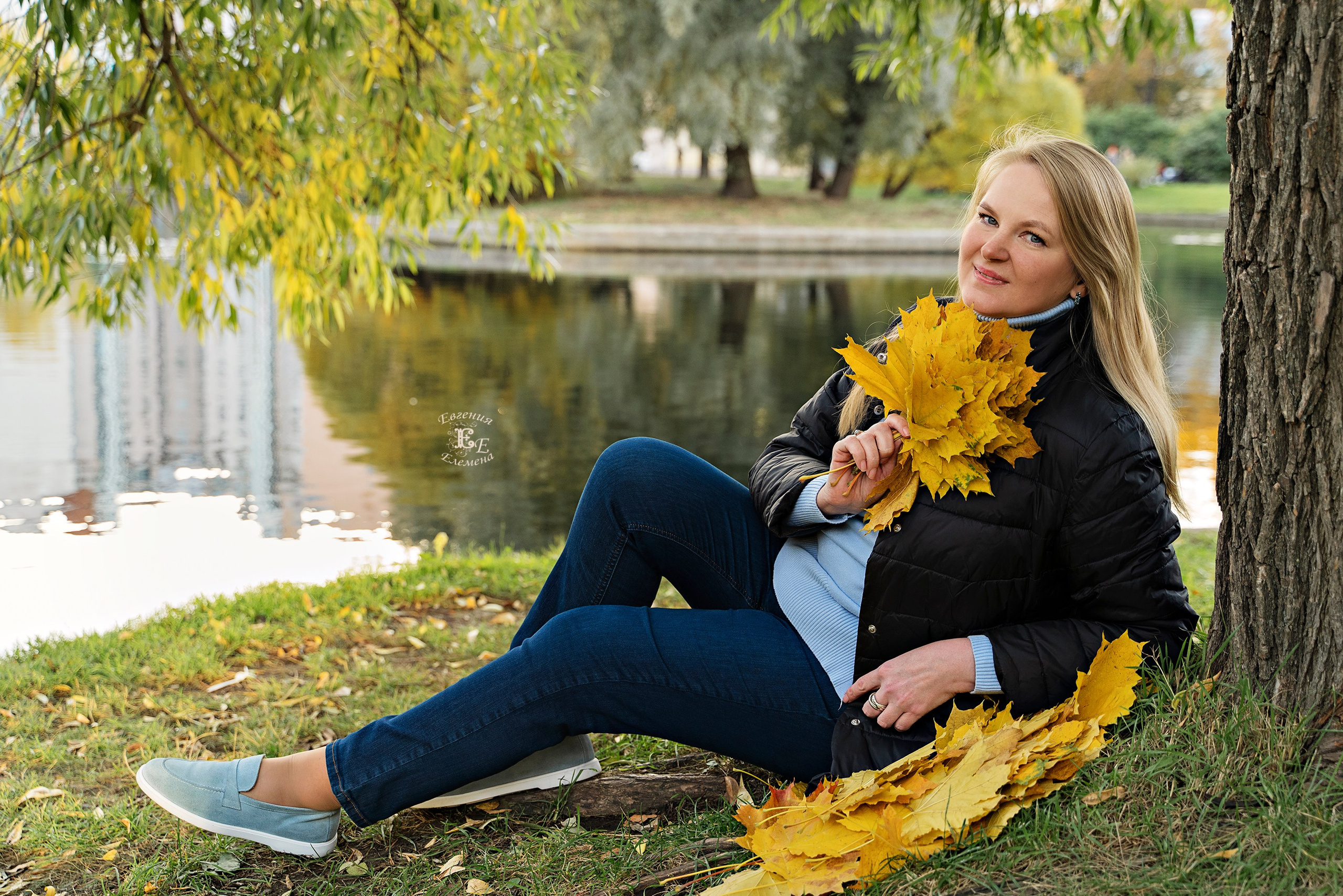 Групповая осенняя фотография. Семейный и портретный фотограф в Санкт-Петербурге Евгения Елемена