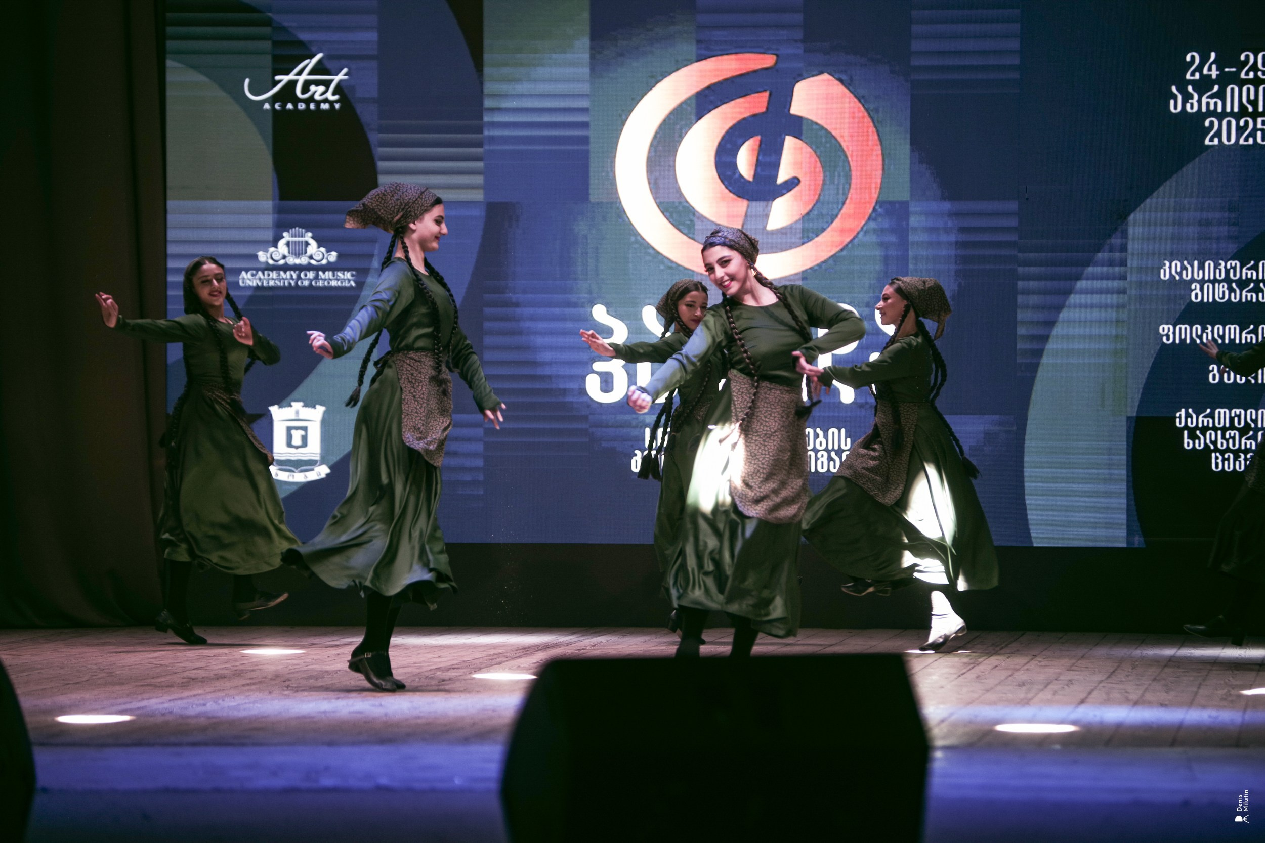 Танцы в Хоби. Портретный фотограф Денис Милютин