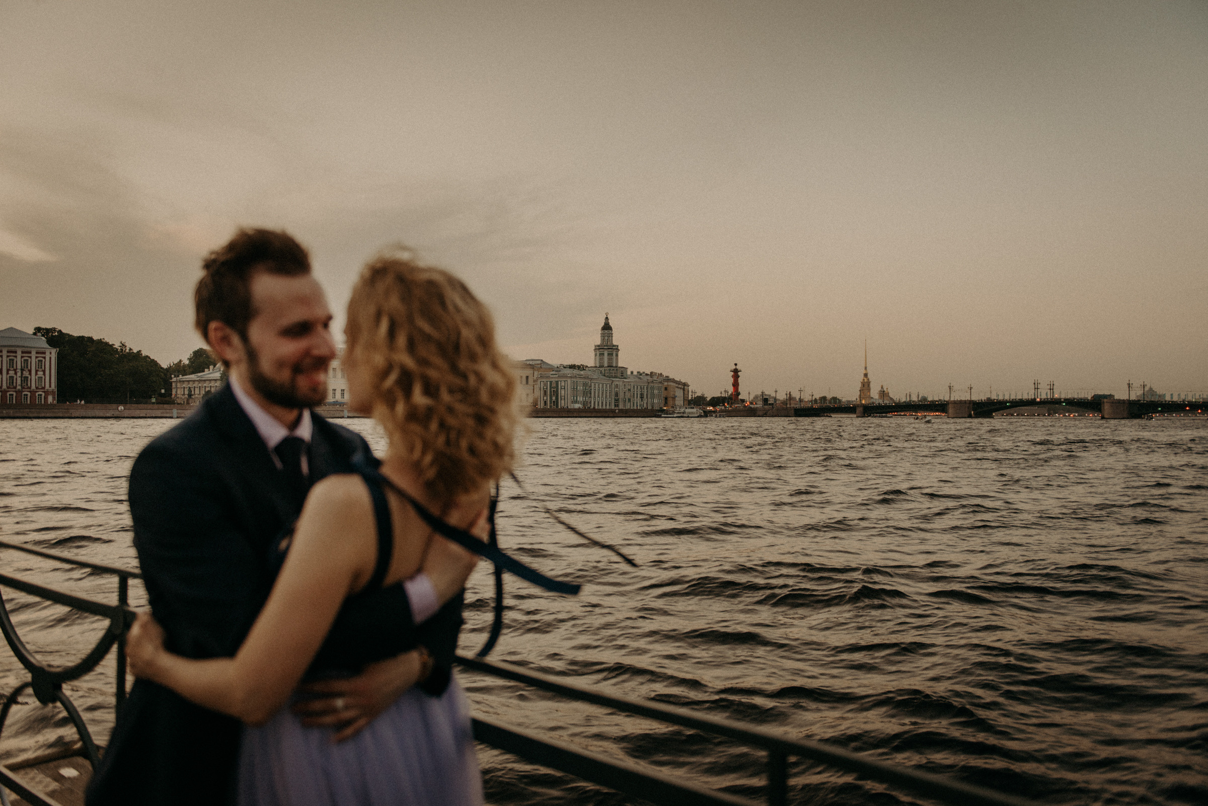 фотограф на свадьбу СПб, свадебная фотосессия на закате