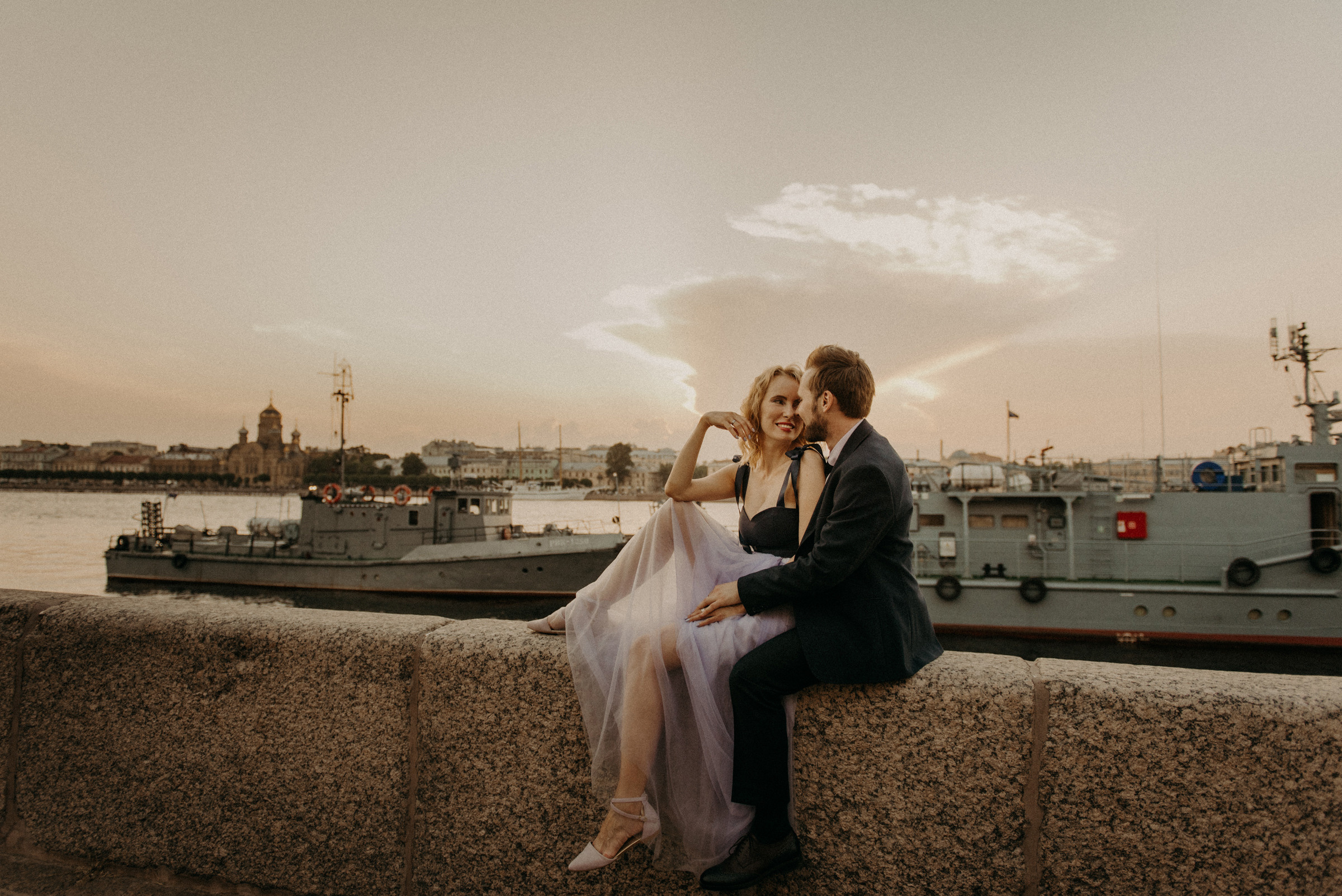 фотограф на свадьбу СПб, свадебная фотосессия на закате