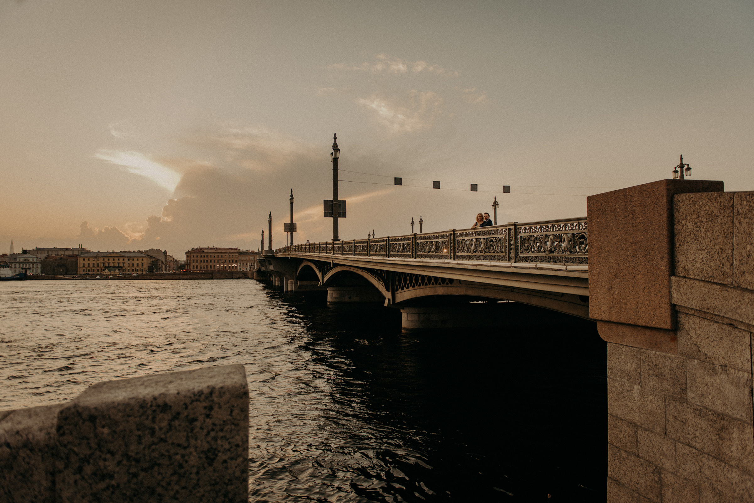 фотограф на свадьбу СПб, свадебная фотосессия на закате