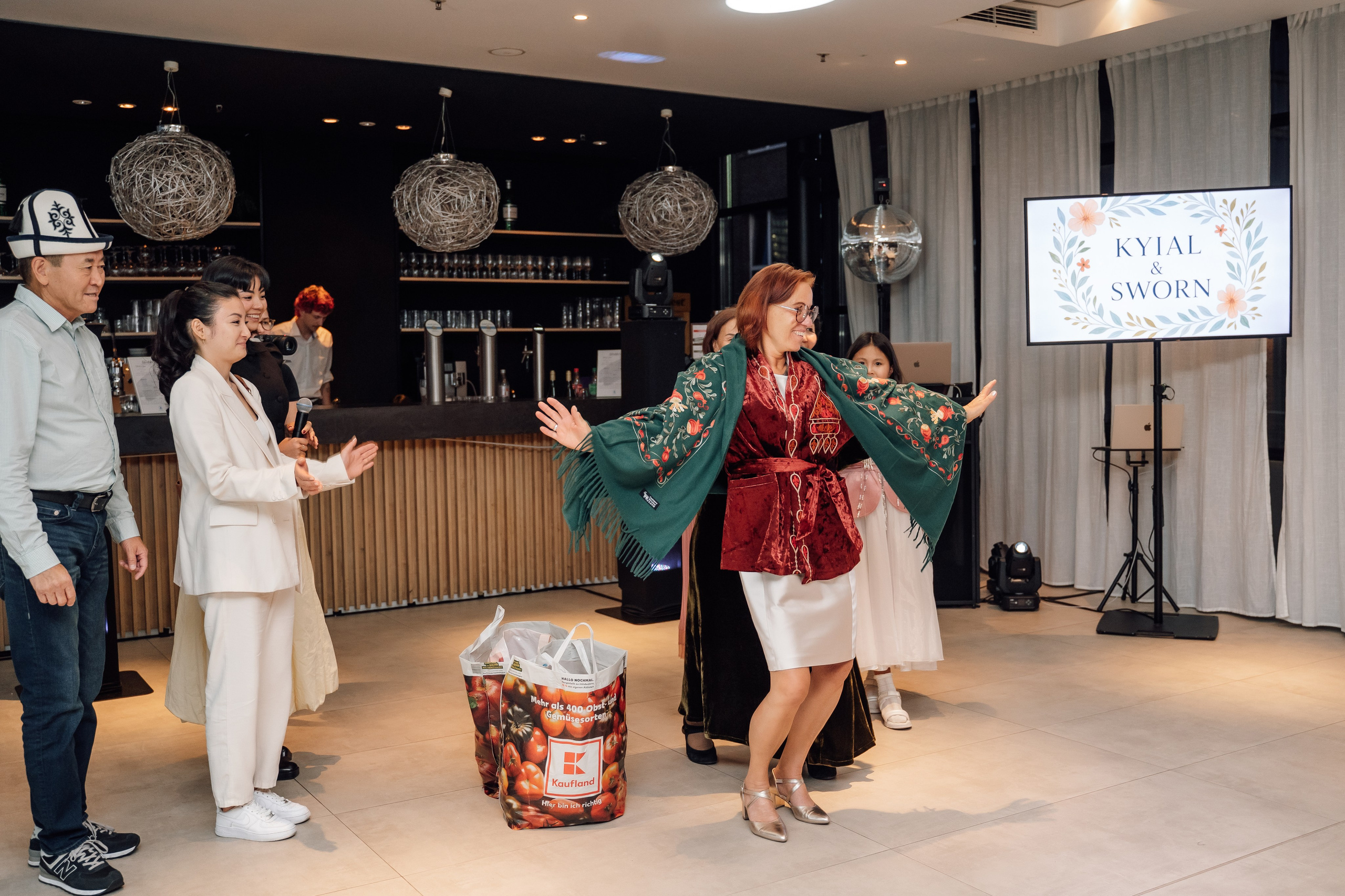 KYIAL&SWORN. Anastasiia Vainer – Hochzeits- und Porträtfotografin in Deutschland und ganz Europa